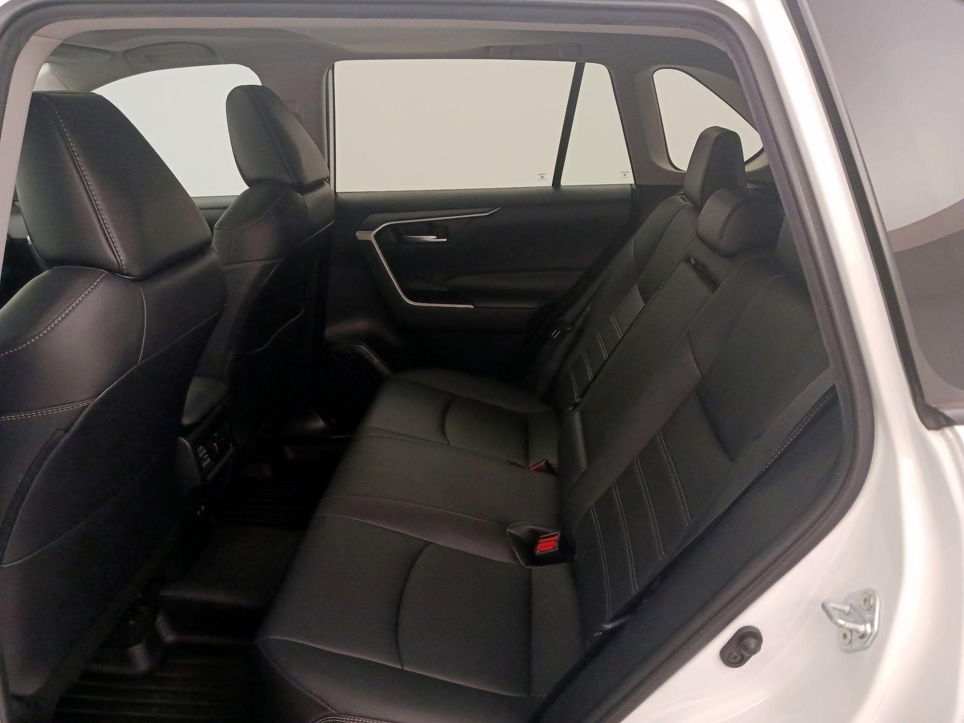 Thumbnail: 2021 Toyota RAV4 - 20