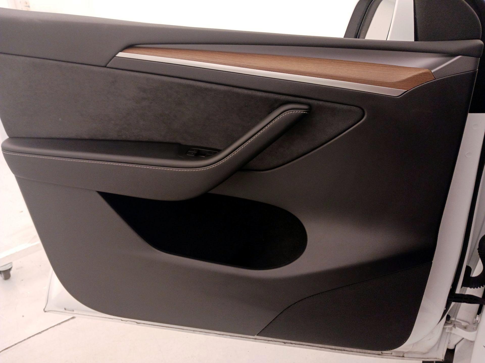 Thumbnail: 2023 Tesla Model Y - 12