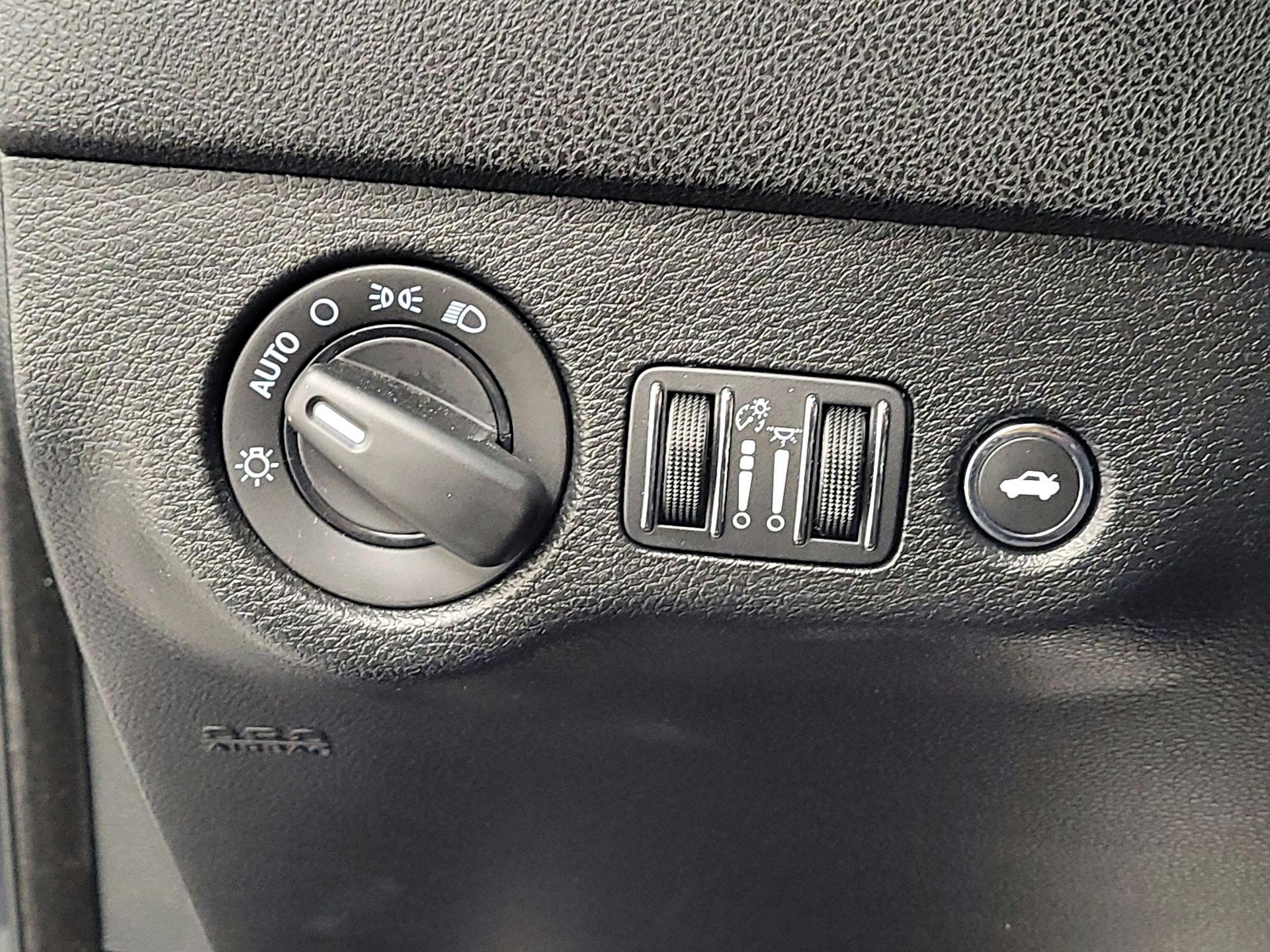 Thumbnail: 2019 Dodge Charger - 13