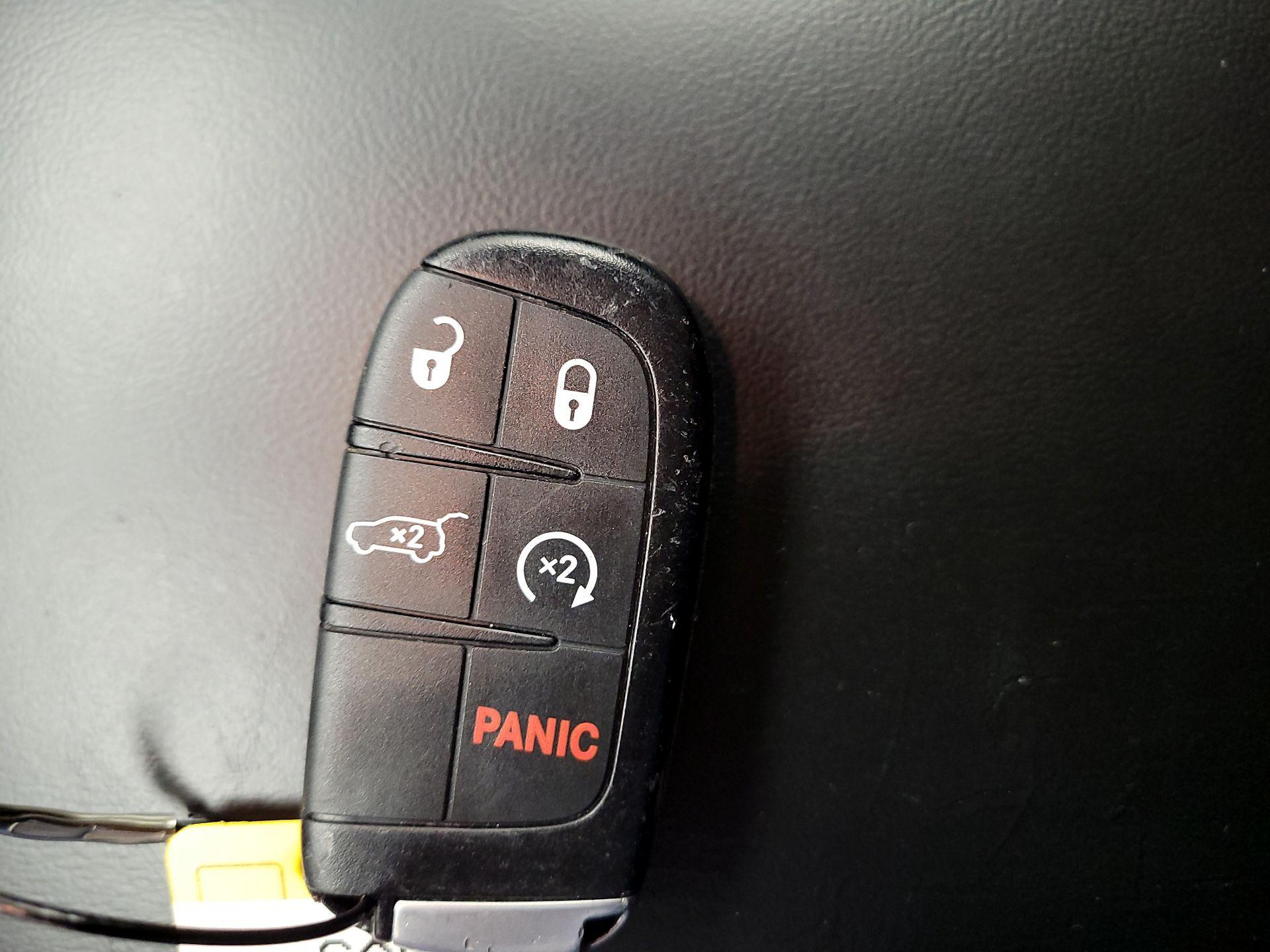 Thumbnail: 2020 Jeep Grand Cherokee - 18