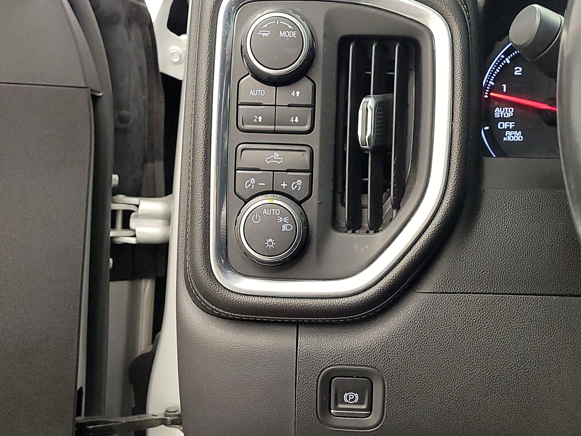 Thumbnail: 2020 Chevrolet Silverado 1500 - 13