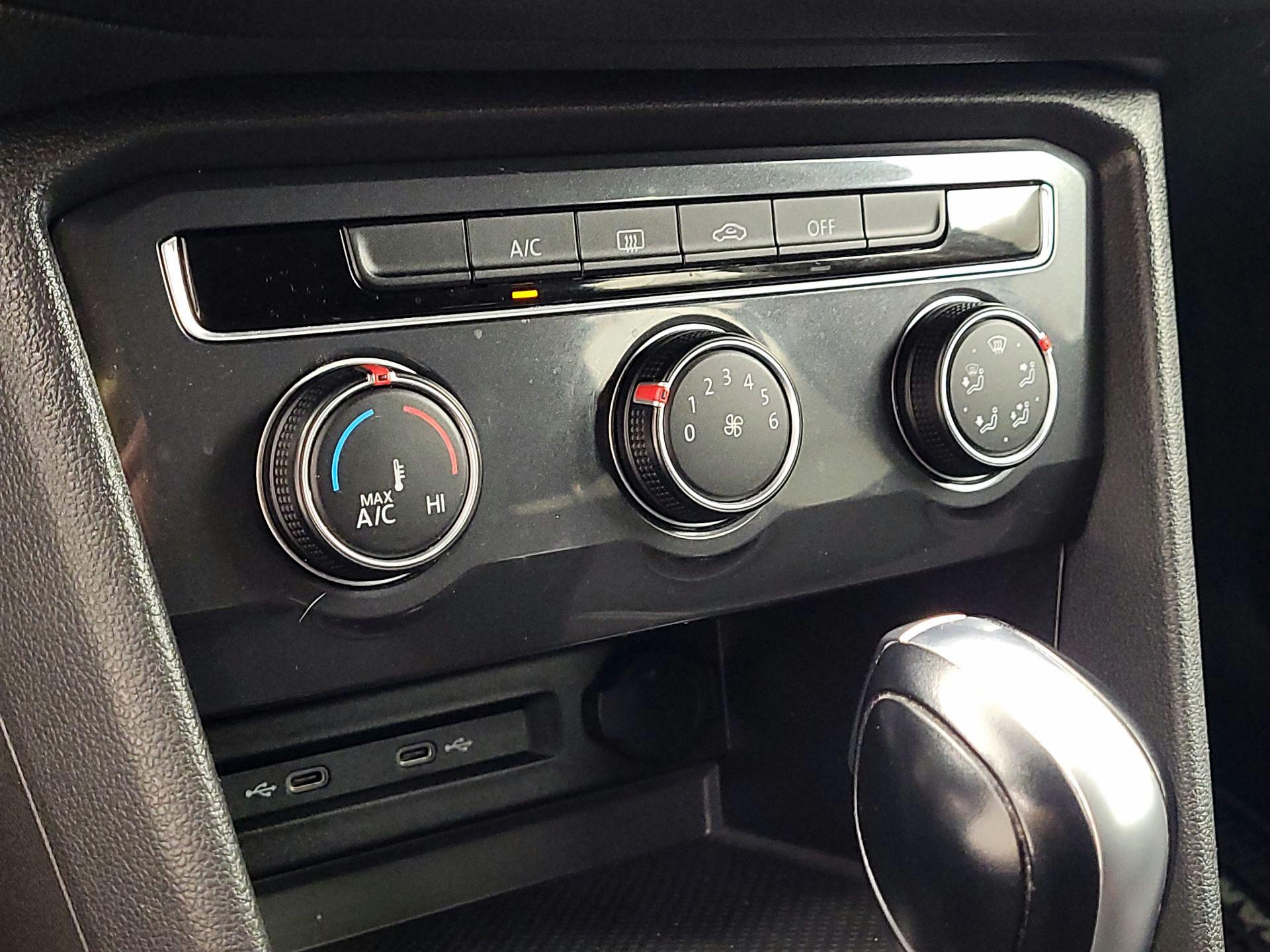 Thumbnail: 2021 Volkswagen Tiguan - 16