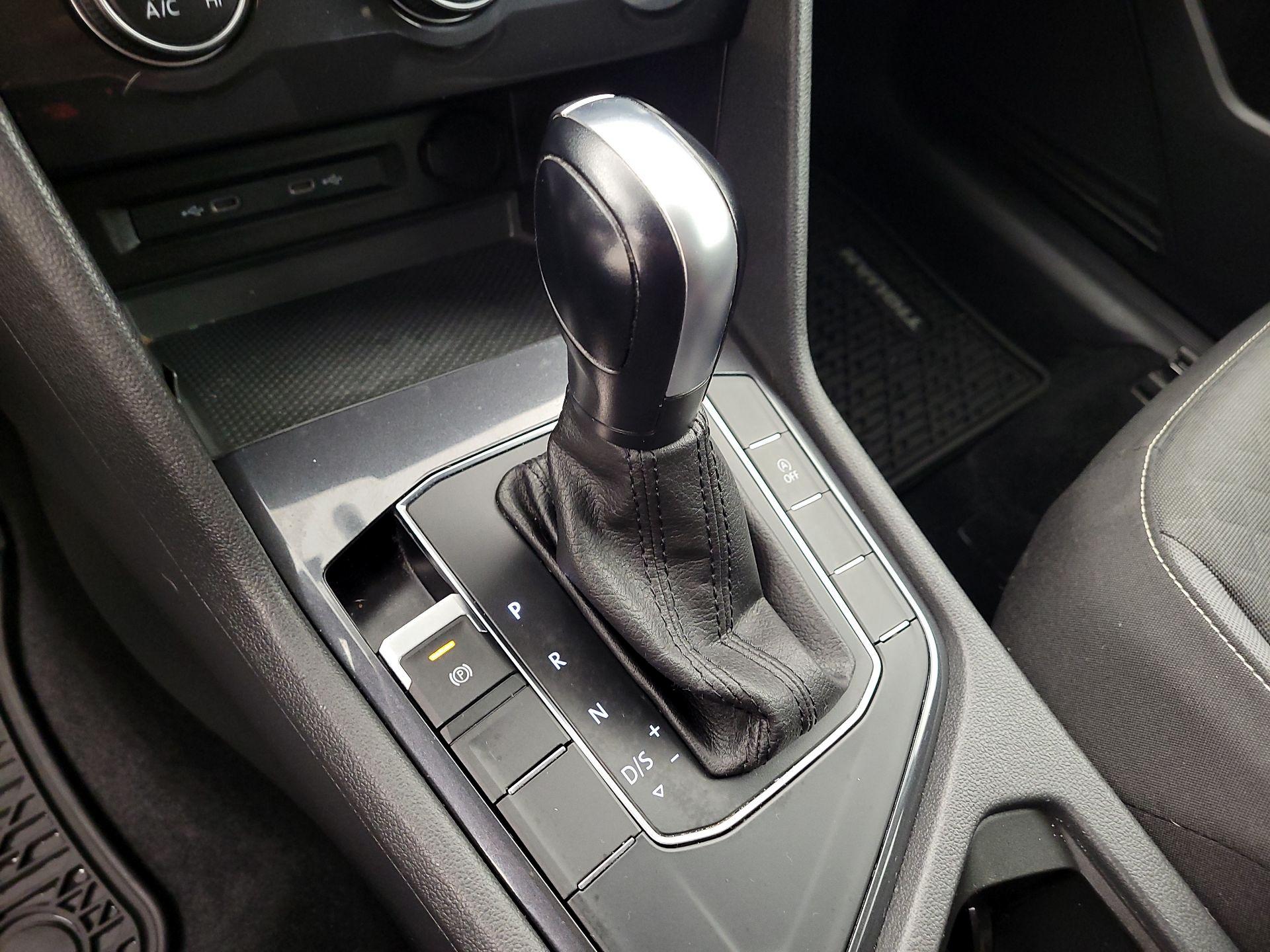 Thumbnail: 2021 Volkswagen Tiguan - 17