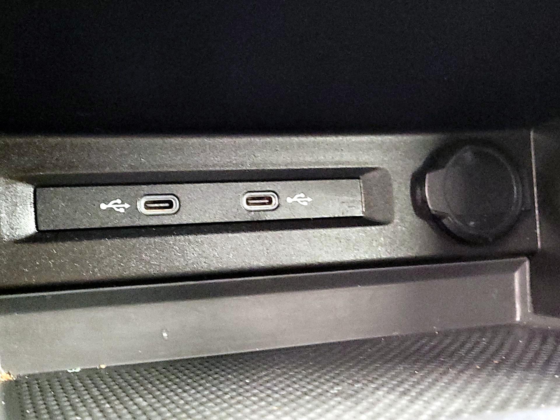 Thumbnail: 2021 Volkswagen Tiguan - 18