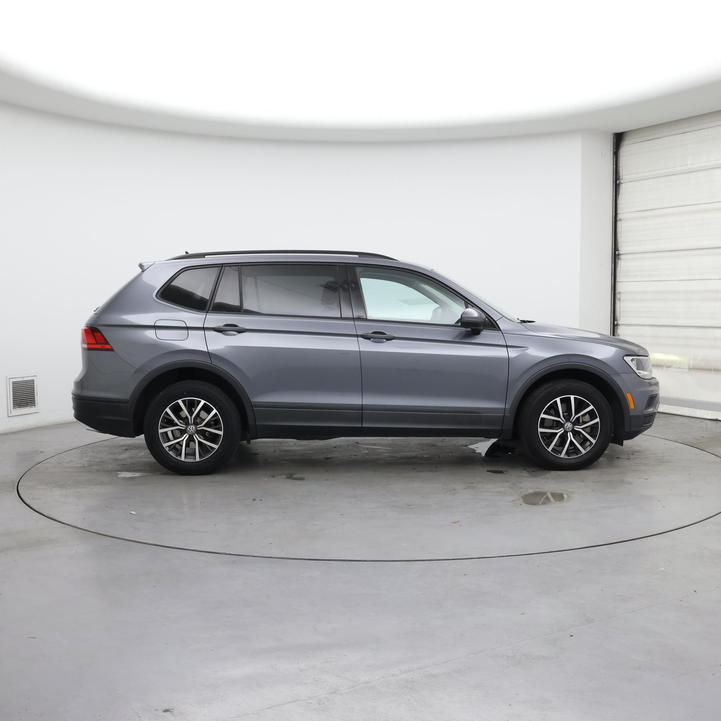 Thumbnail: 2021 Volkswagen Tiguan - 7