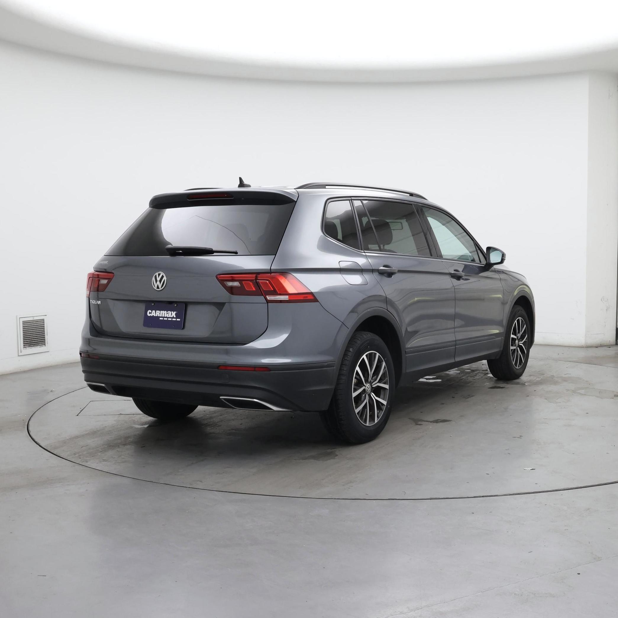 Thumbnail: 2021 Volkswagen Tiguan - 8