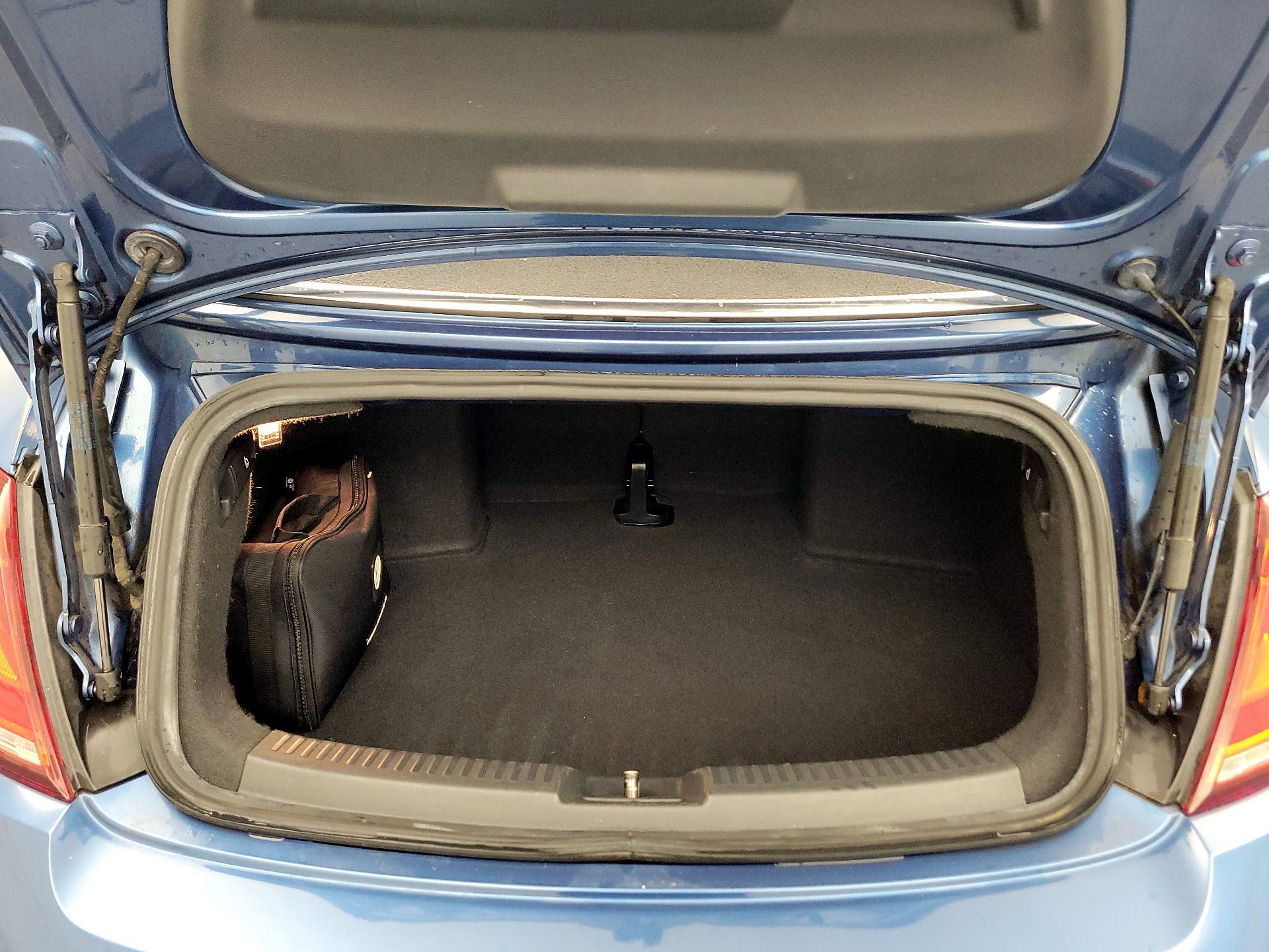 Thumbnail: 2018 Volkswagen Beetle - 16