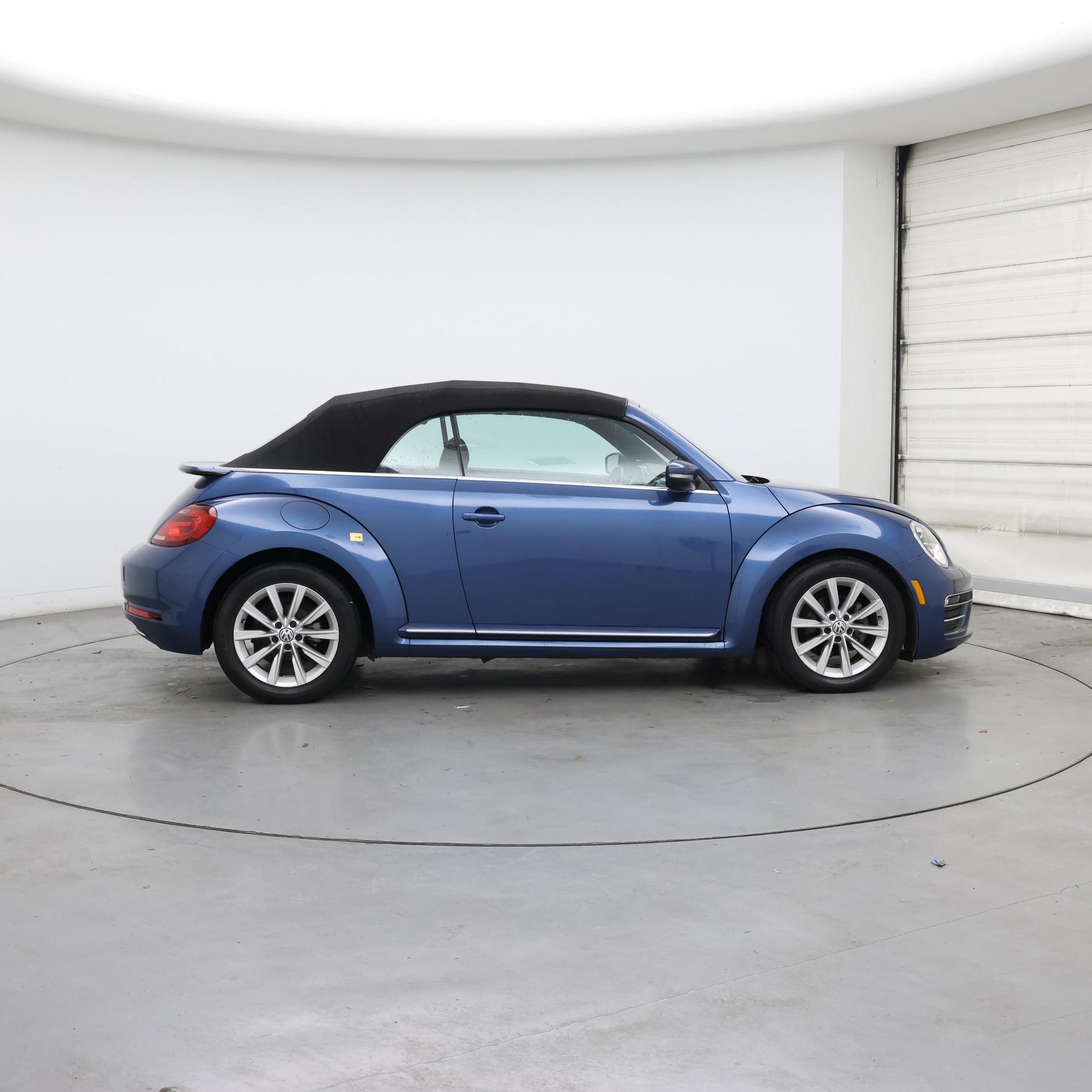 Thumbnail: 2018 Volkswagen Beetle - 7