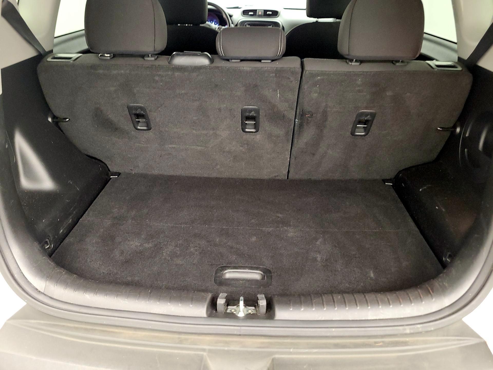 Thumbnail: 2016 Kia Soul - 16