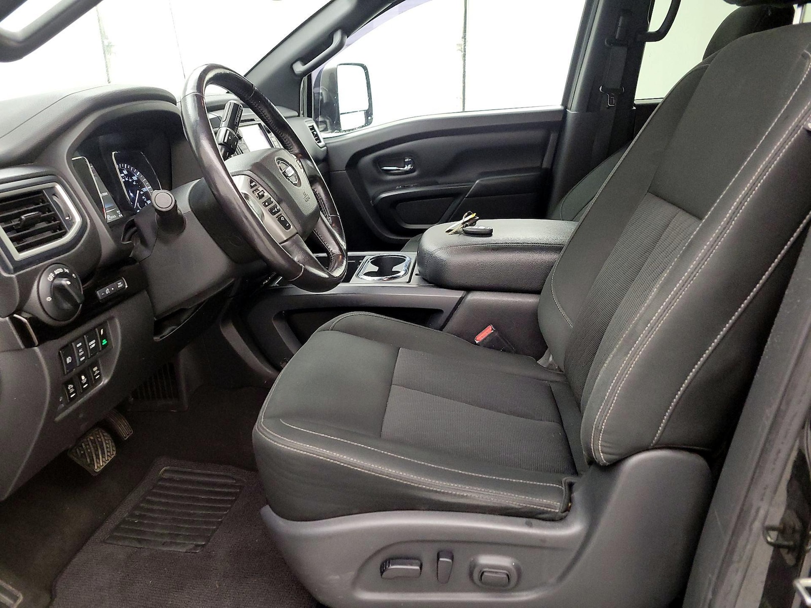 2018 Nissan Titan XD SV - Photo 7