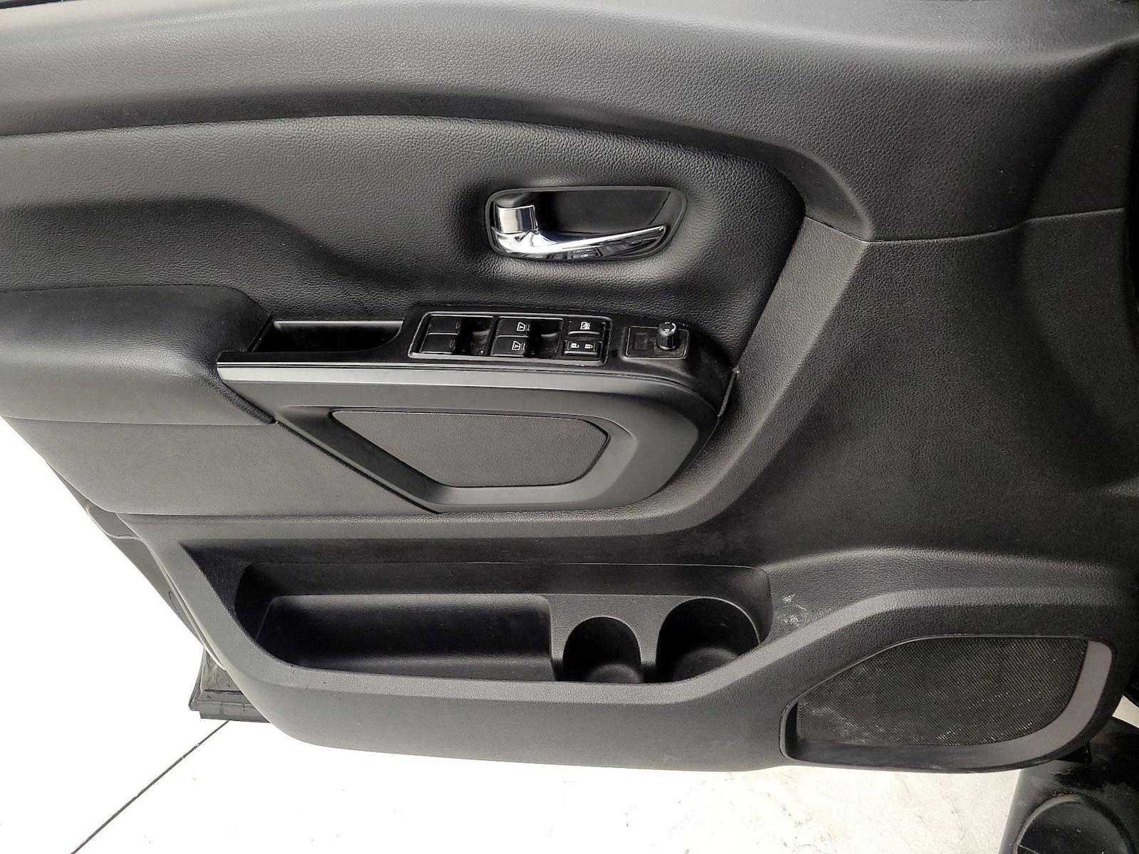 2018 Nissan Titan XD SV - Photo 8