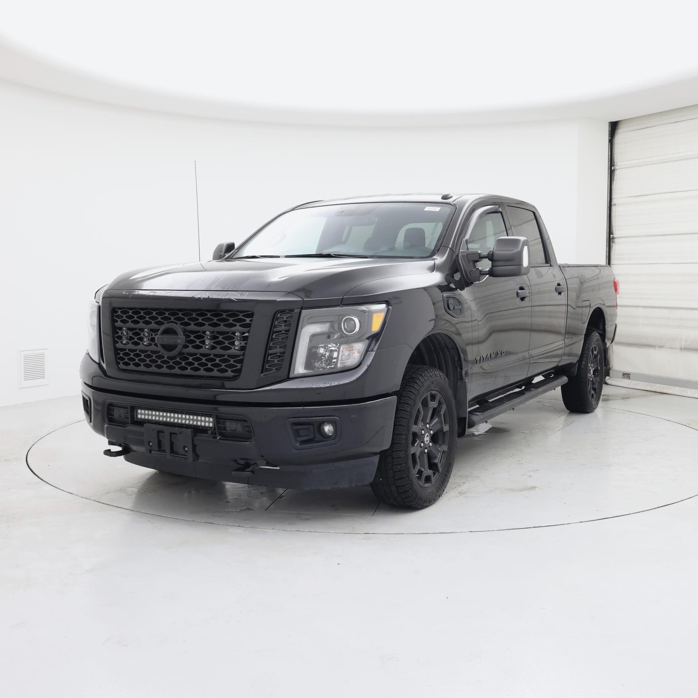 Thumbnail: 2018 Nissan Titan - 4