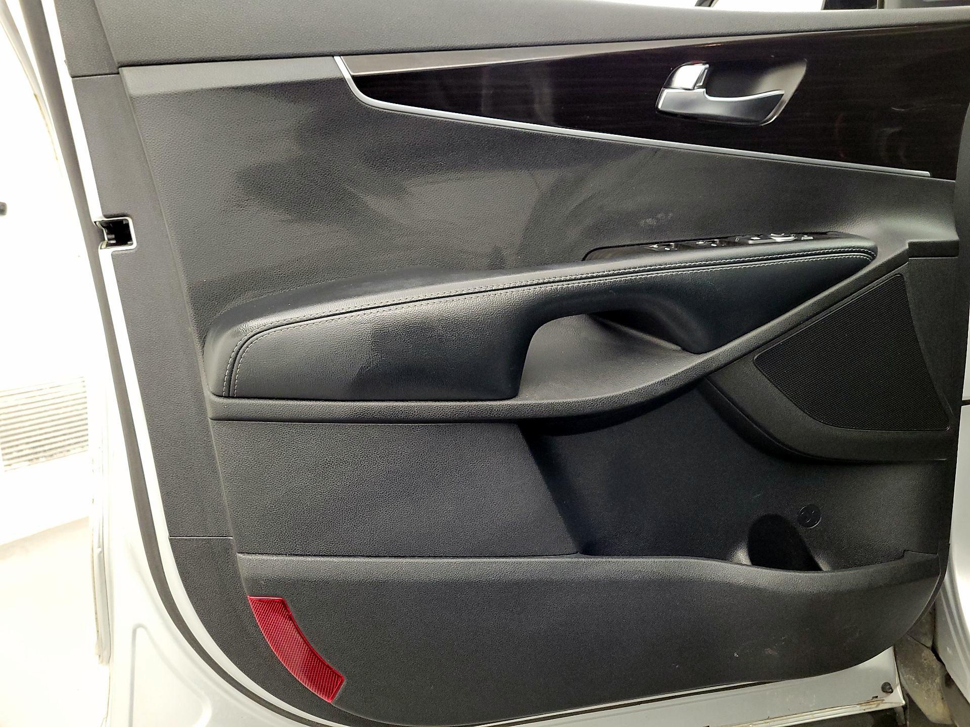 Thumbnail: 2019 Kia Sorento - 12