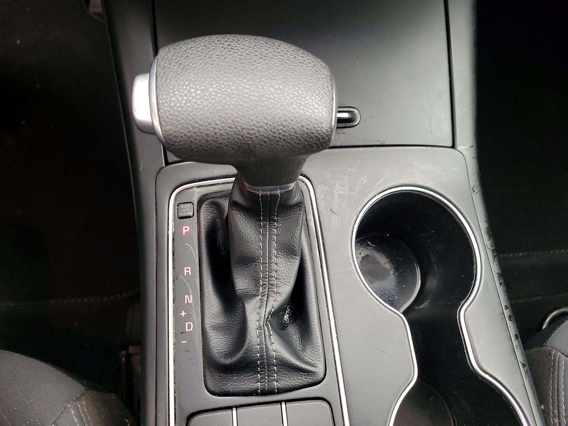 Thumbnail: 2019 Kia Sorento - 15