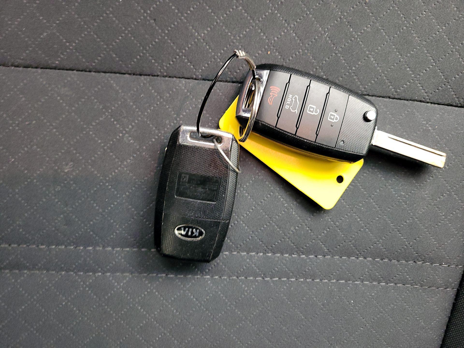 Thumbnail: 2019 Kia Sorento - 19