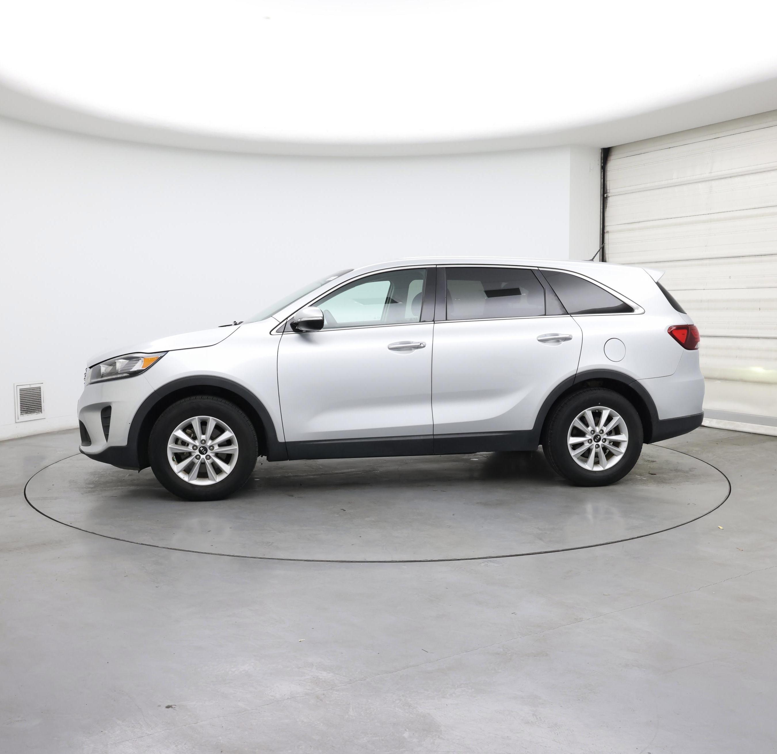 Thumbnail: 2019 Kia Sorento - 3