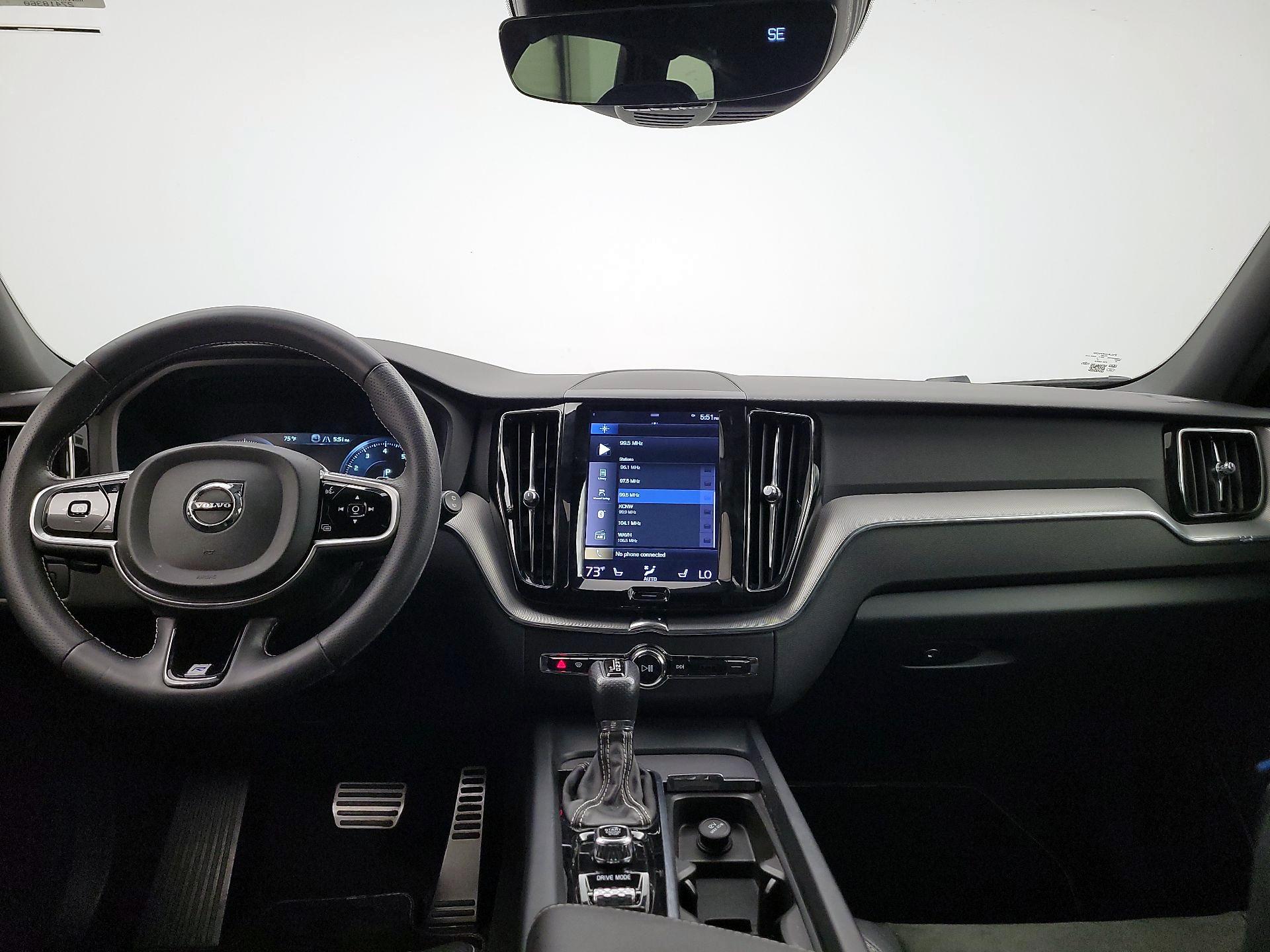 Thumbnail: 2018 Volvo XC60 - 9