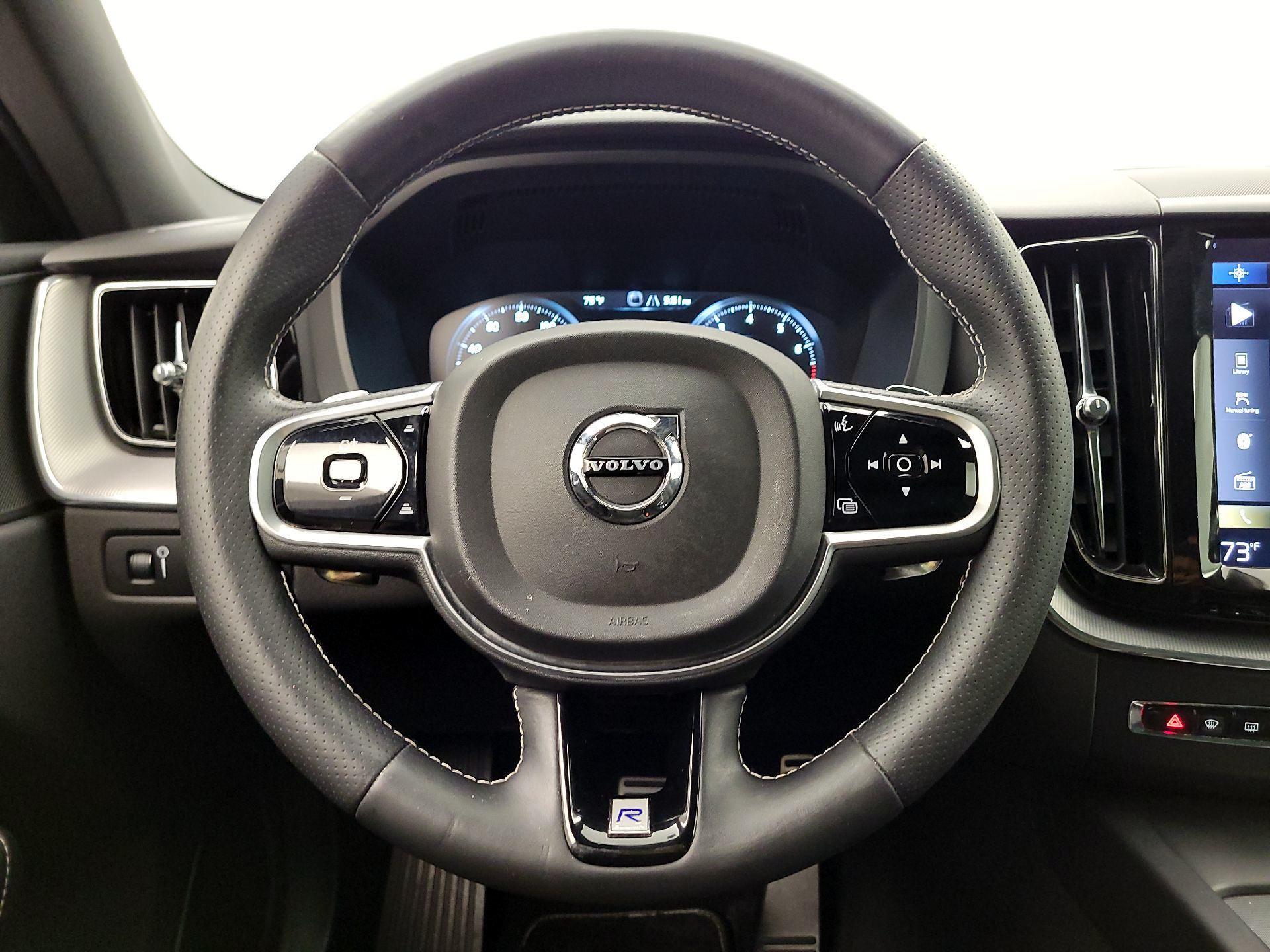 Thumbnail: 2018 Volvo XC60 - 10