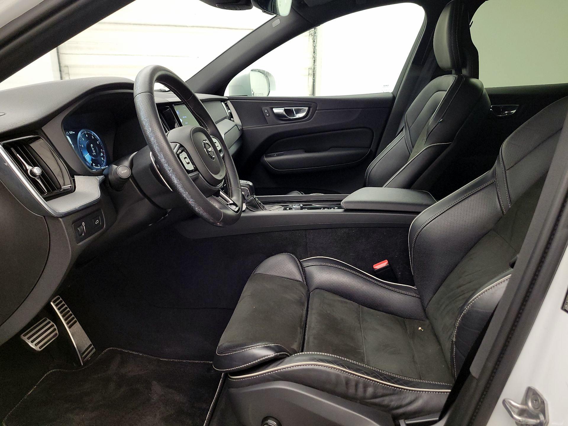 Thumbnail: 2018 Volvo XC60 - 11