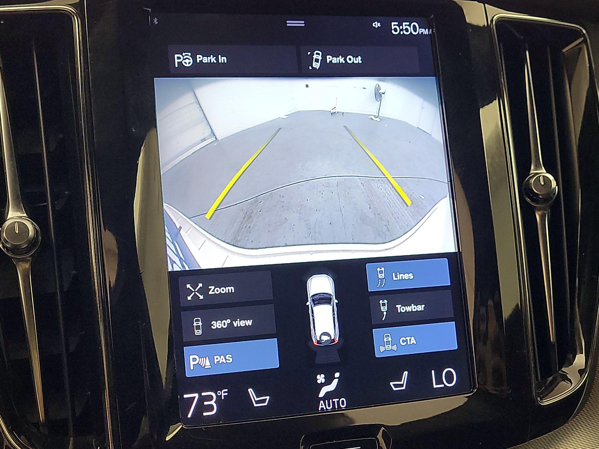 Thumbnail: 2018 Volvo XC60 - 14