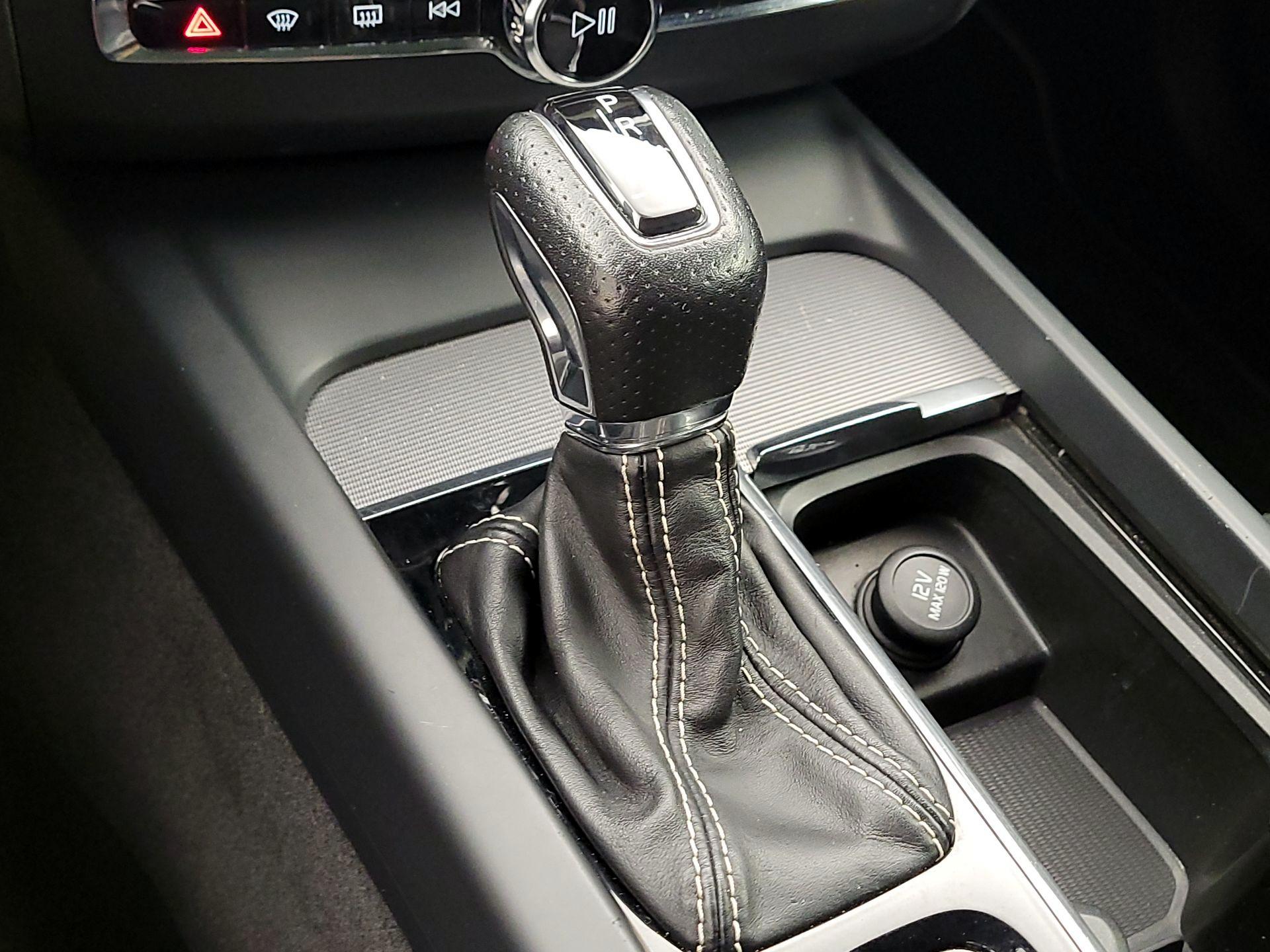 Thumbnail: 2018 Volvo XC60 - 17