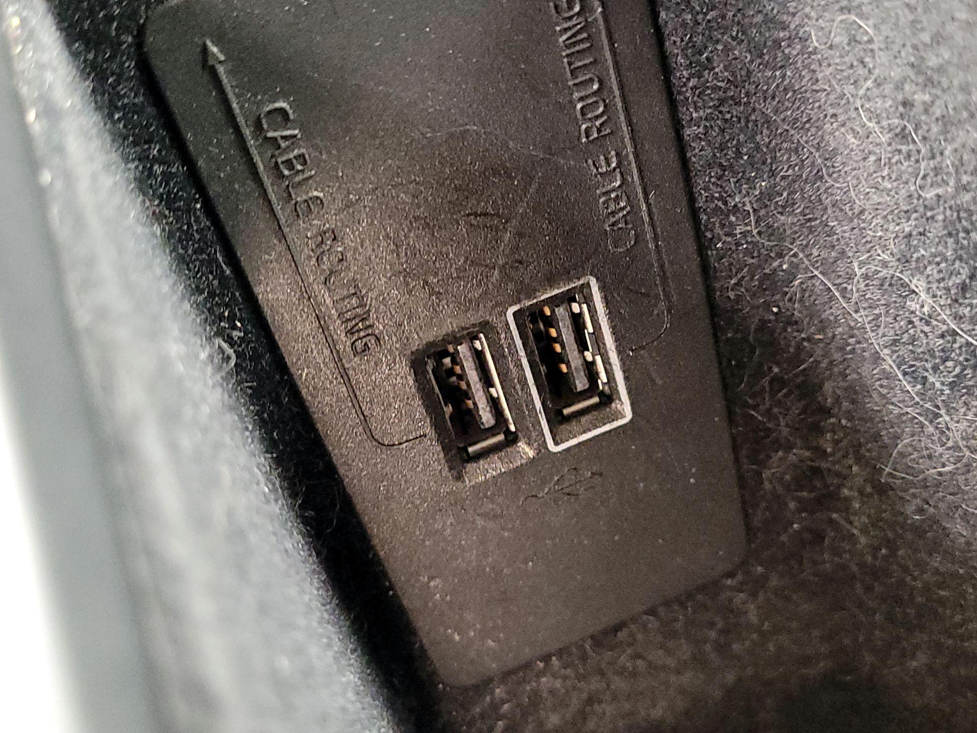 Thumbnail: 2018 Volvo XC60 - 18