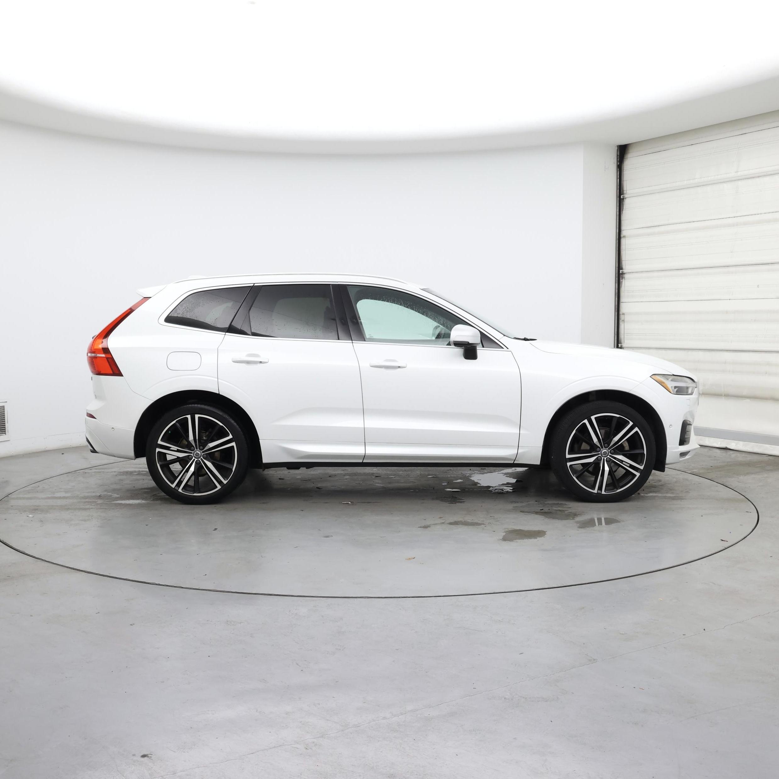 Thumbnail: 2018 Volvo XC60 - 7