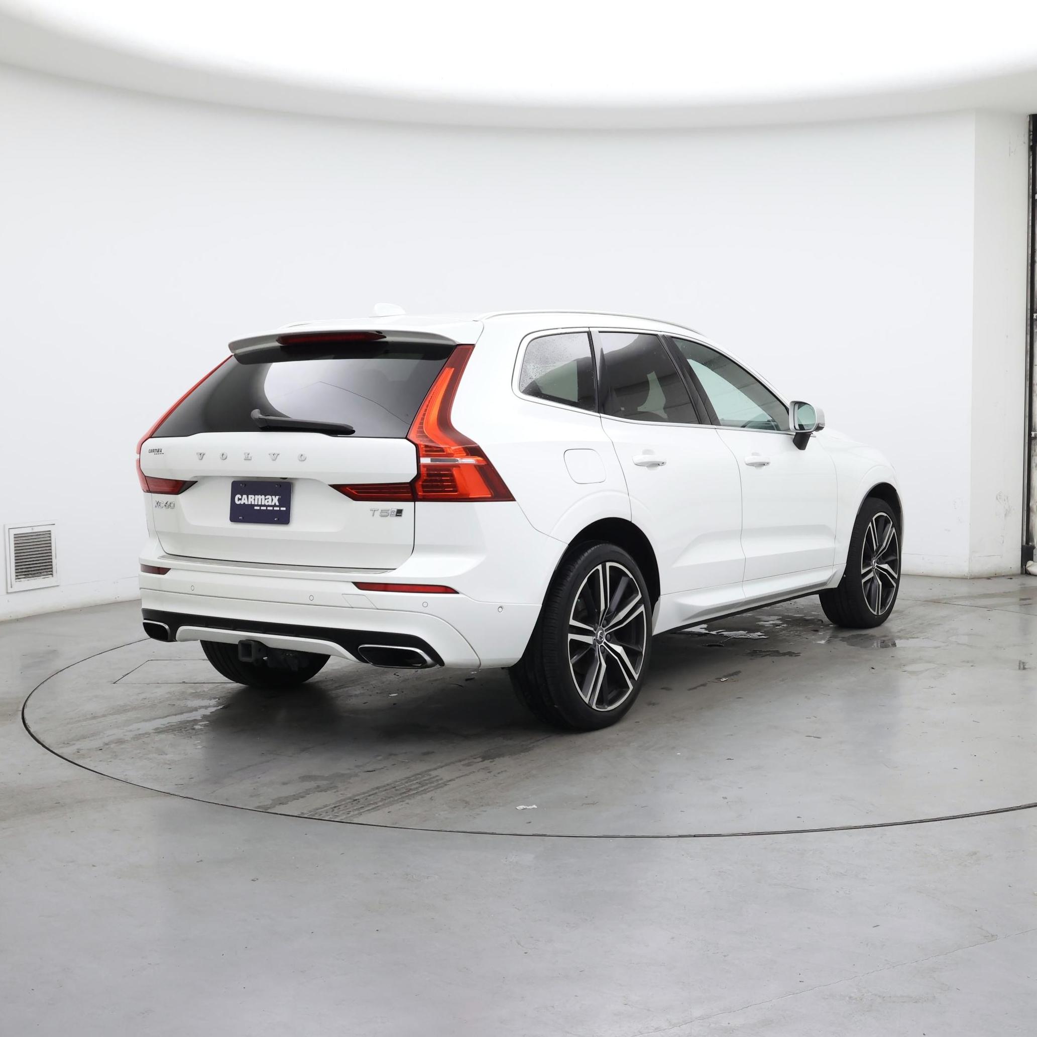 Thumbnail: 2018 Volvo XC60 - 8