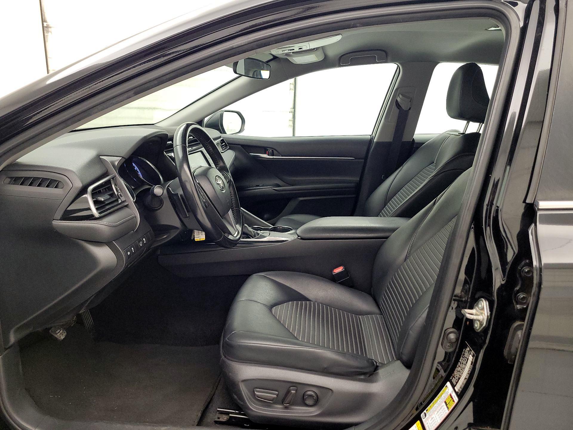 Thumbnail: 2019 Toyota Camry - 11