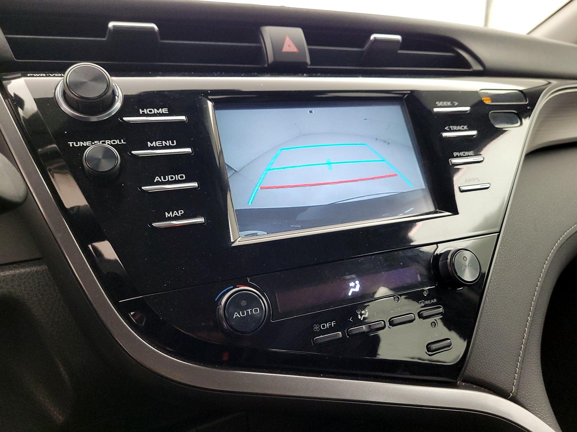 Thumbnail: 2019 Toyota Camry - 14