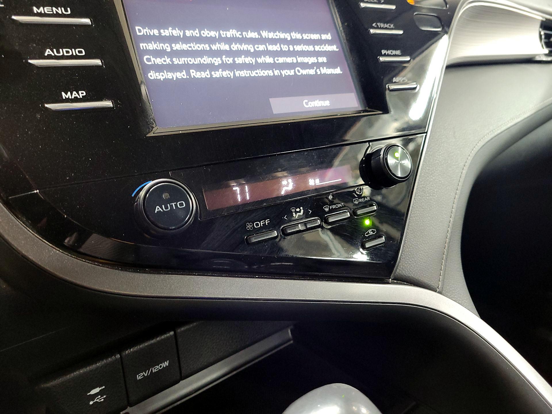 Thumbnail: 2019 Toyota Camry - 16