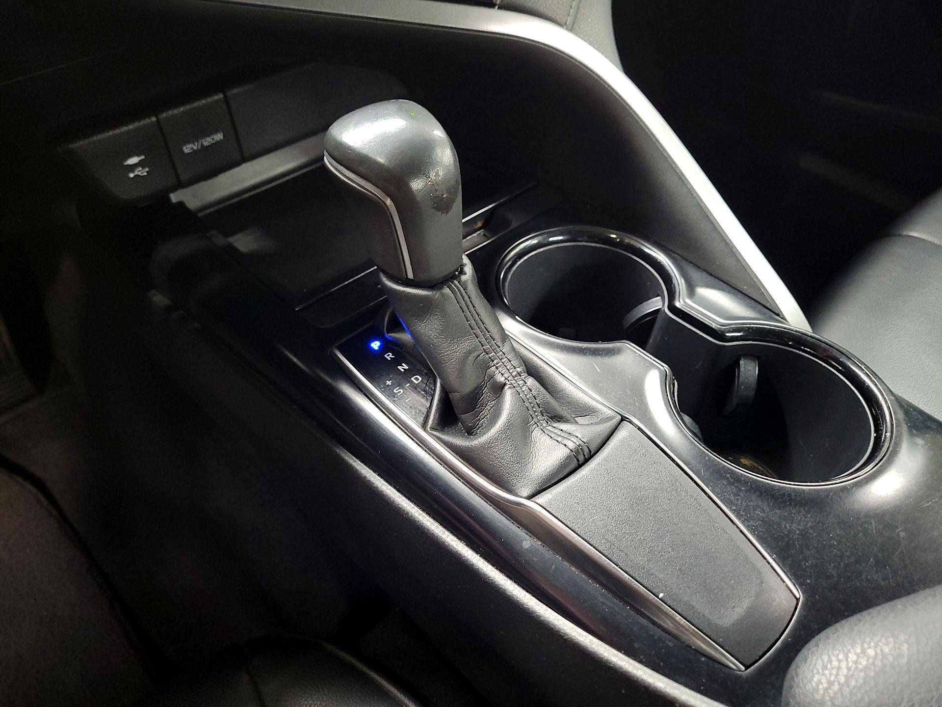 Thumbnail: 2019 Toyota Camry - 17