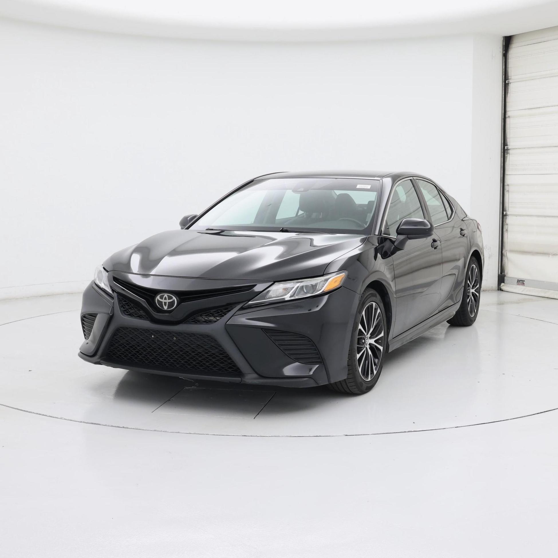 Thumbnail: 2019 Toyota Camry - 4