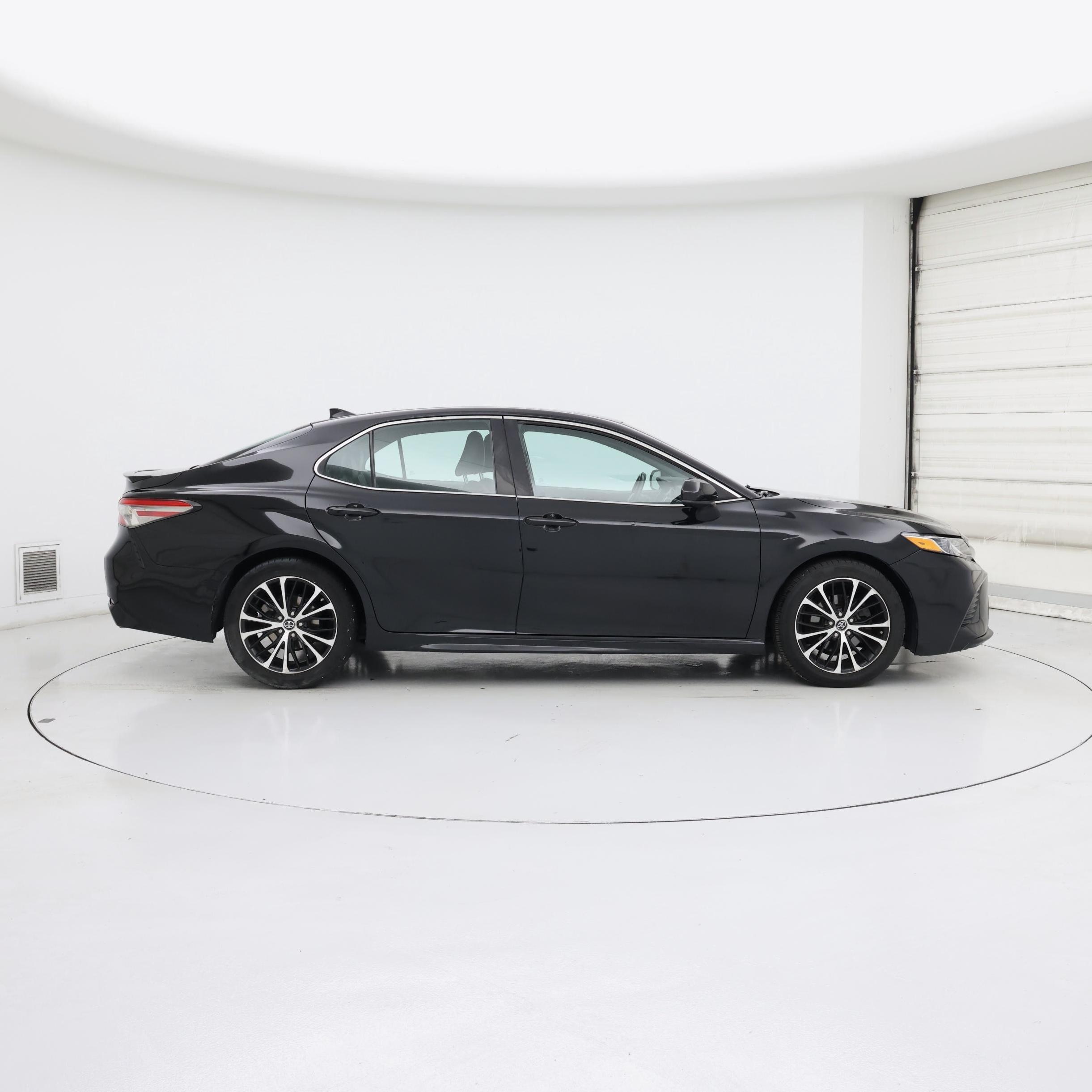 Thumbnail: 2019 Toyota Camry - 7