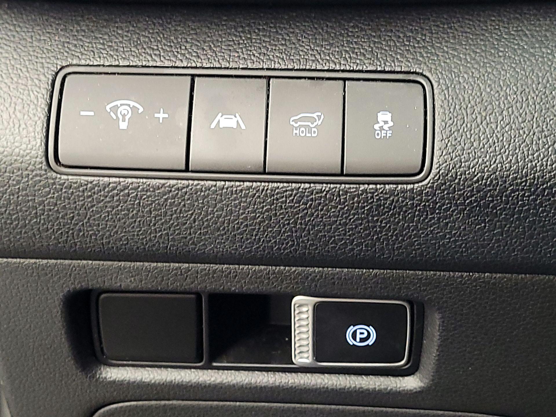 Thumbnail: 2022 Hyundai Santa Fe - 13