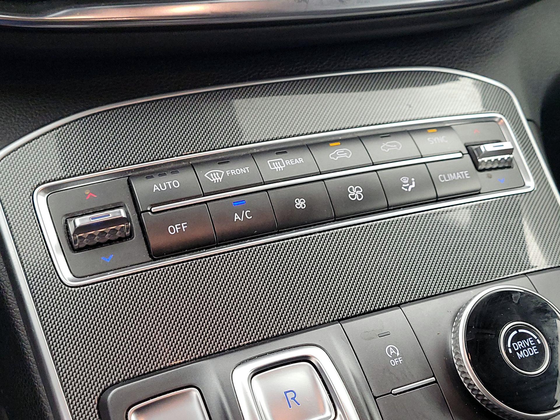 Thumbnail: 2022 Hyundai Santa Fe - 16