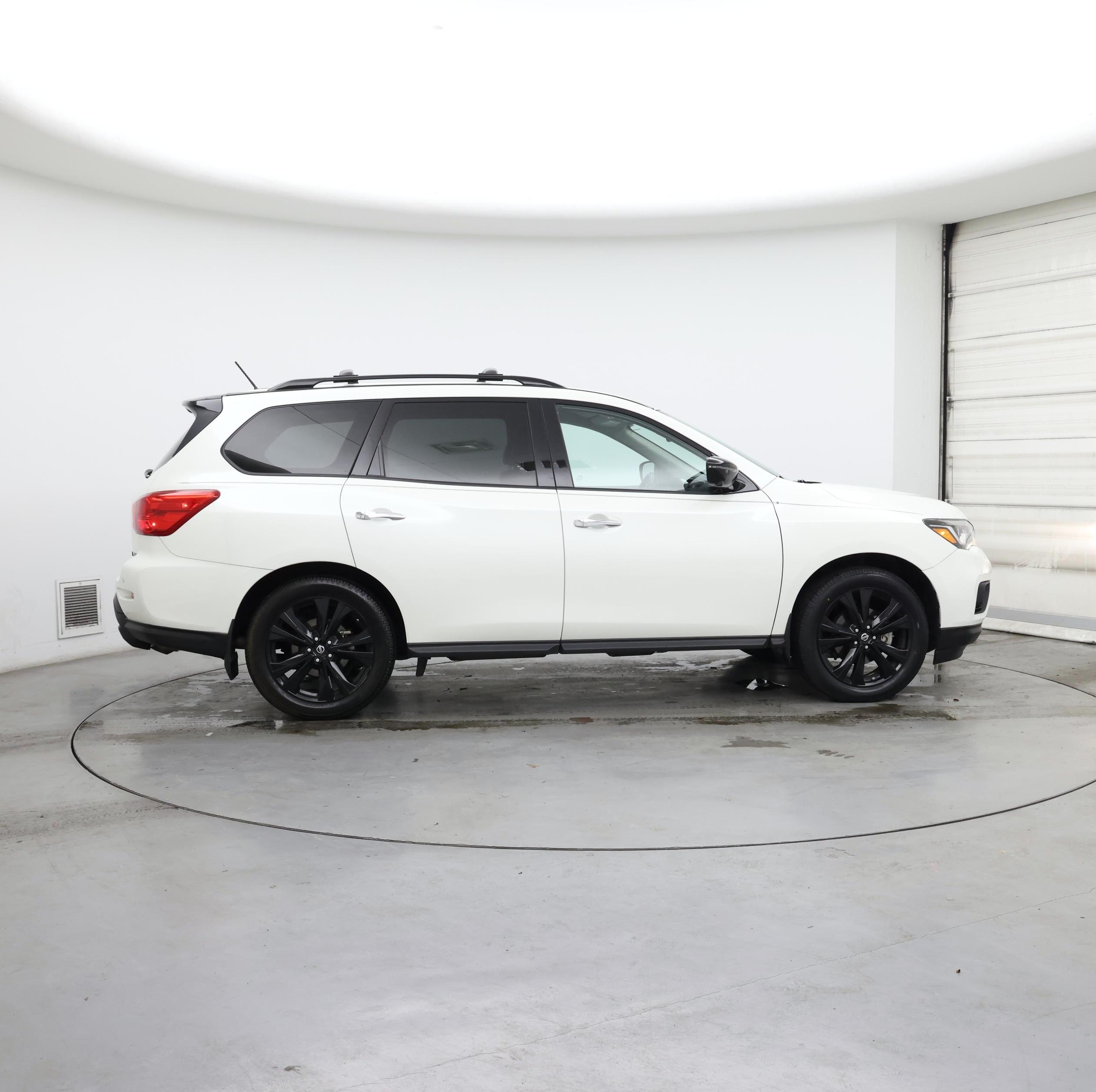 Thumbnail: 2018 Nissan Pathfinder - 7