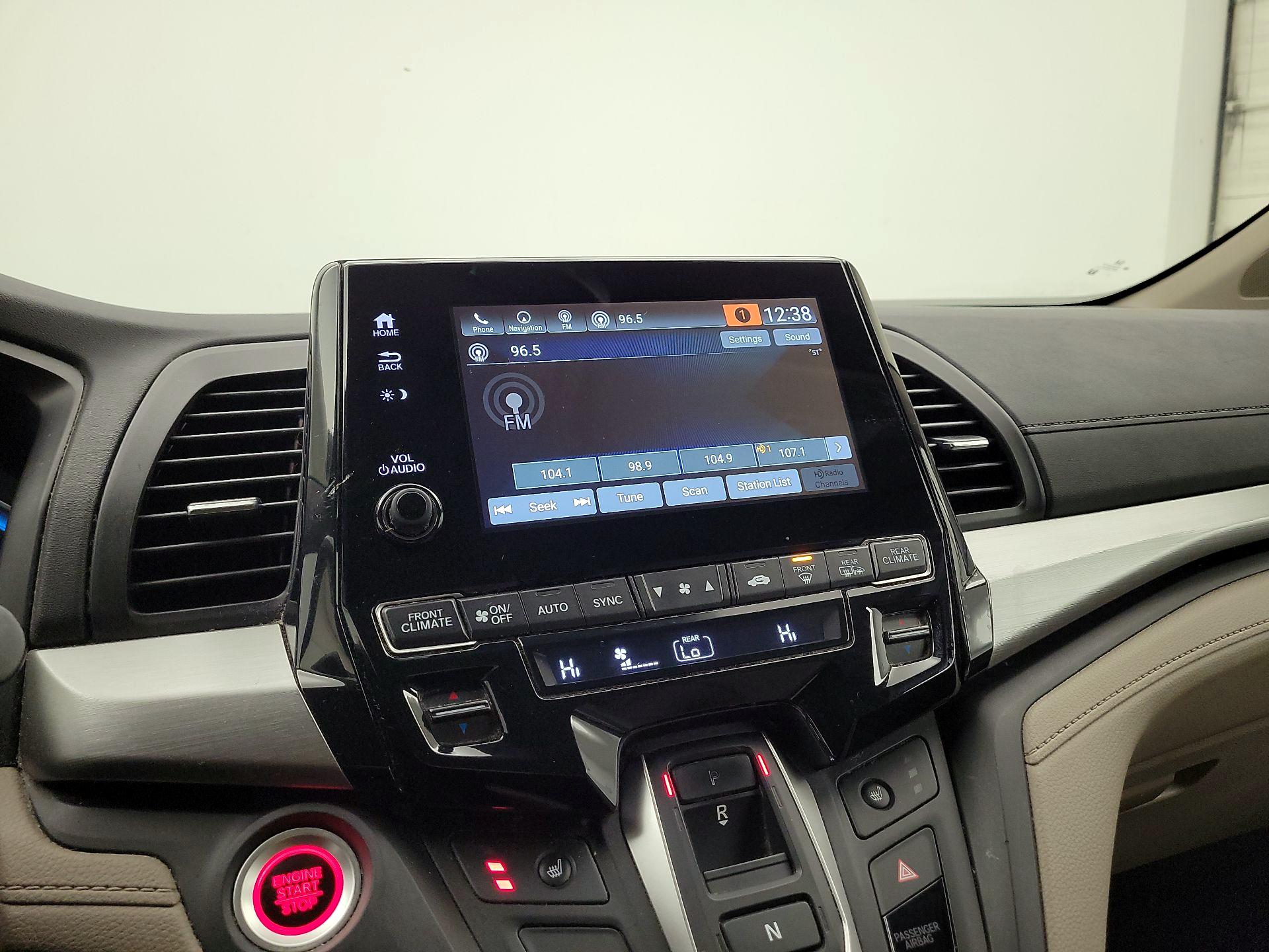 Thumbnail: 2019 Honda Odyssey - 15