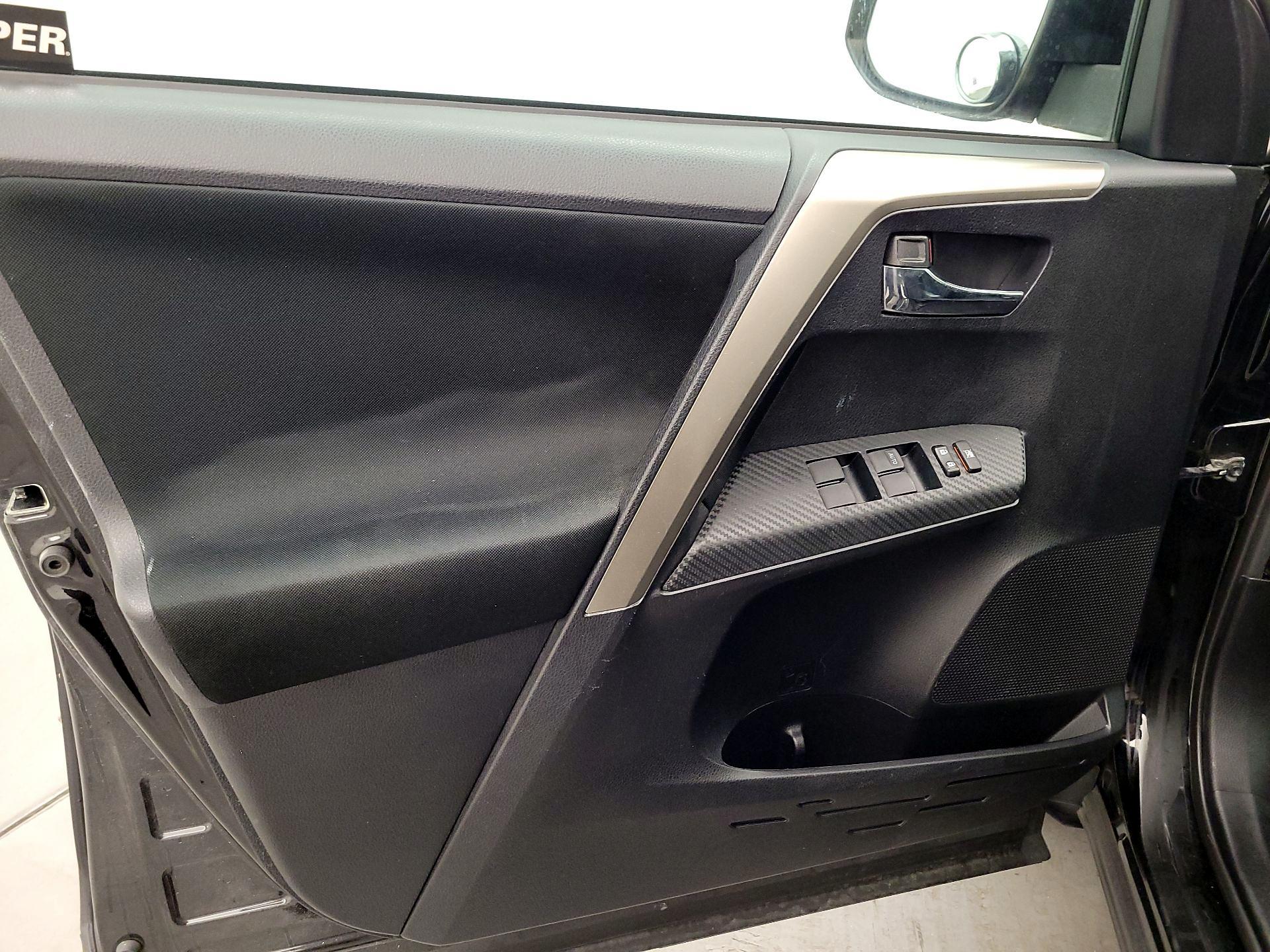 Thumbnail: 2014 Toyota RAV4 - 12