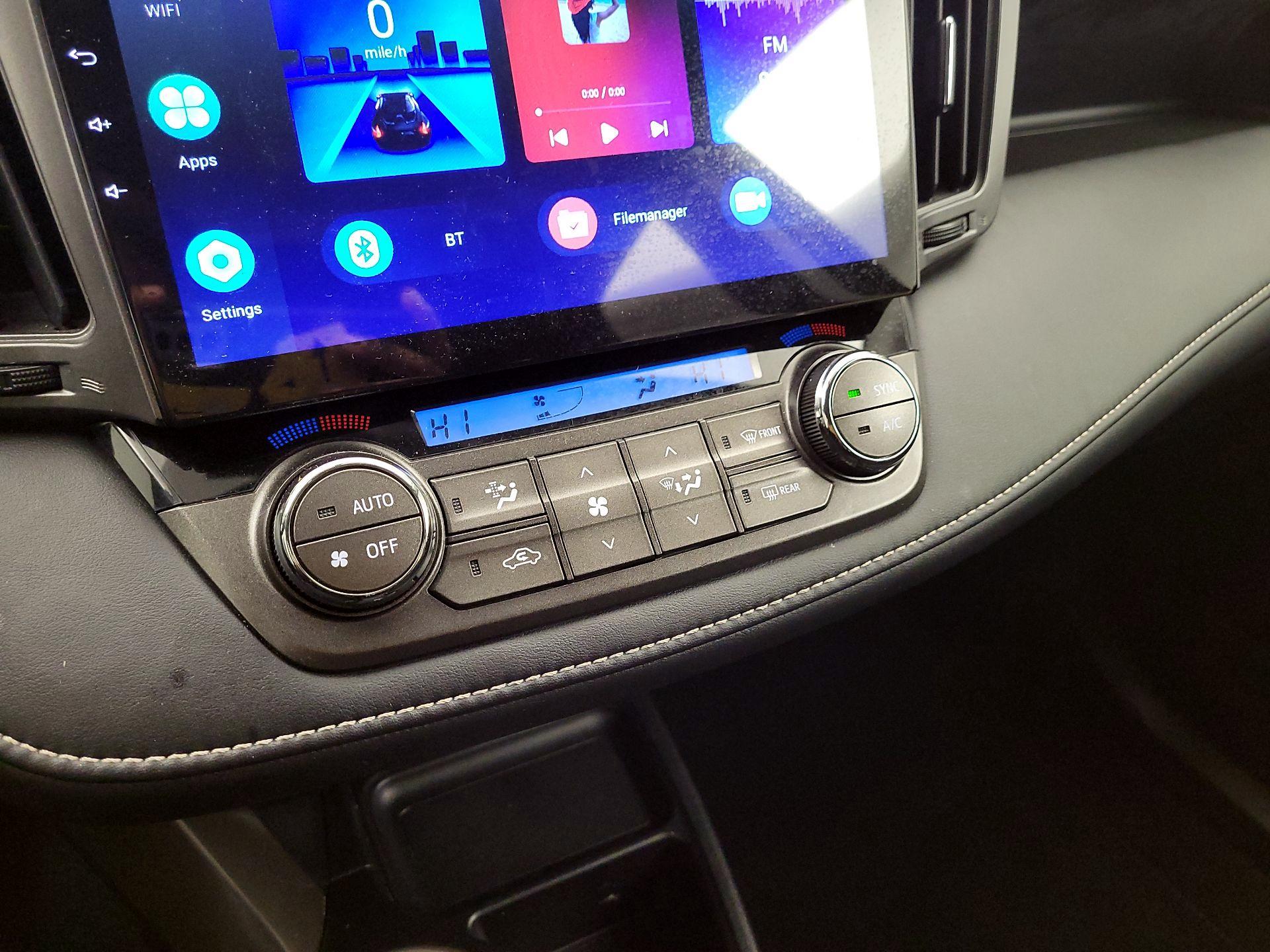 Thumbnail: 2014 Toyota RAV4 - 16