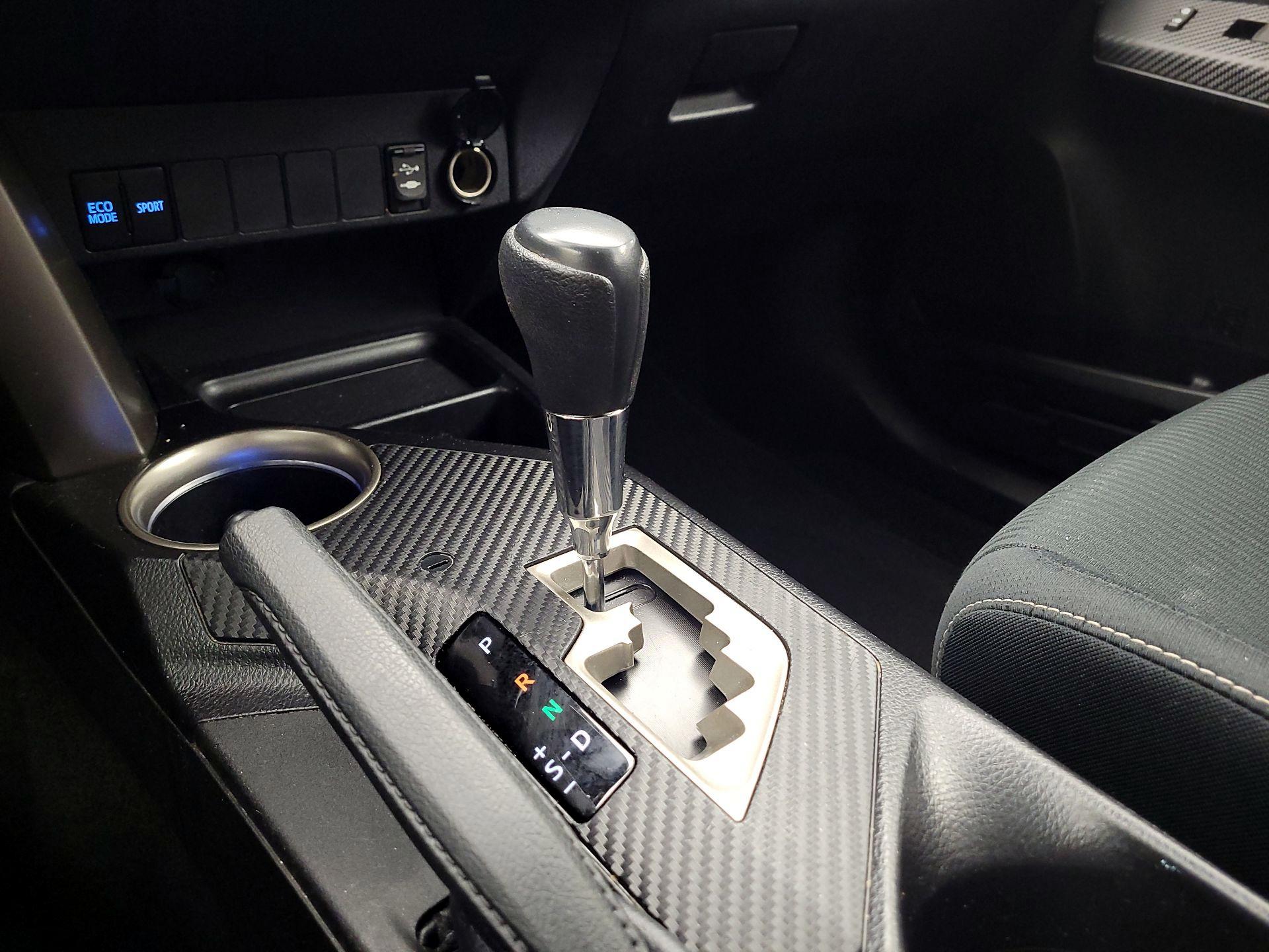 Thumbnail: 2014 Toyota RAV4 - 17