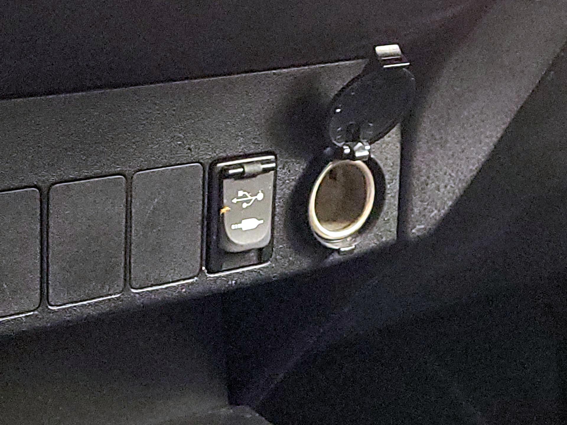 Thumbnail: 2014 Toyota RAV4 - 18