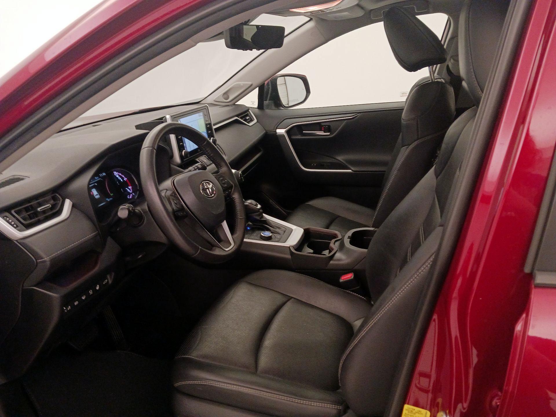 Thumbnail: 2021 Toyota RAV4 - 11