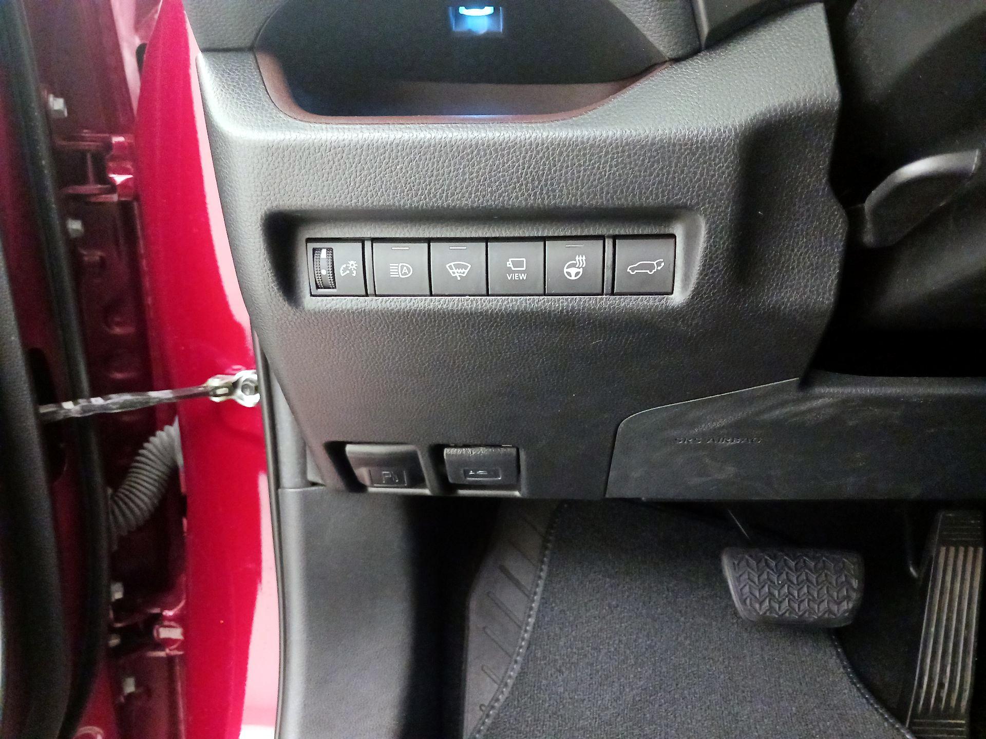 Thumbnail: 2021 Toyota RAV4 - 13