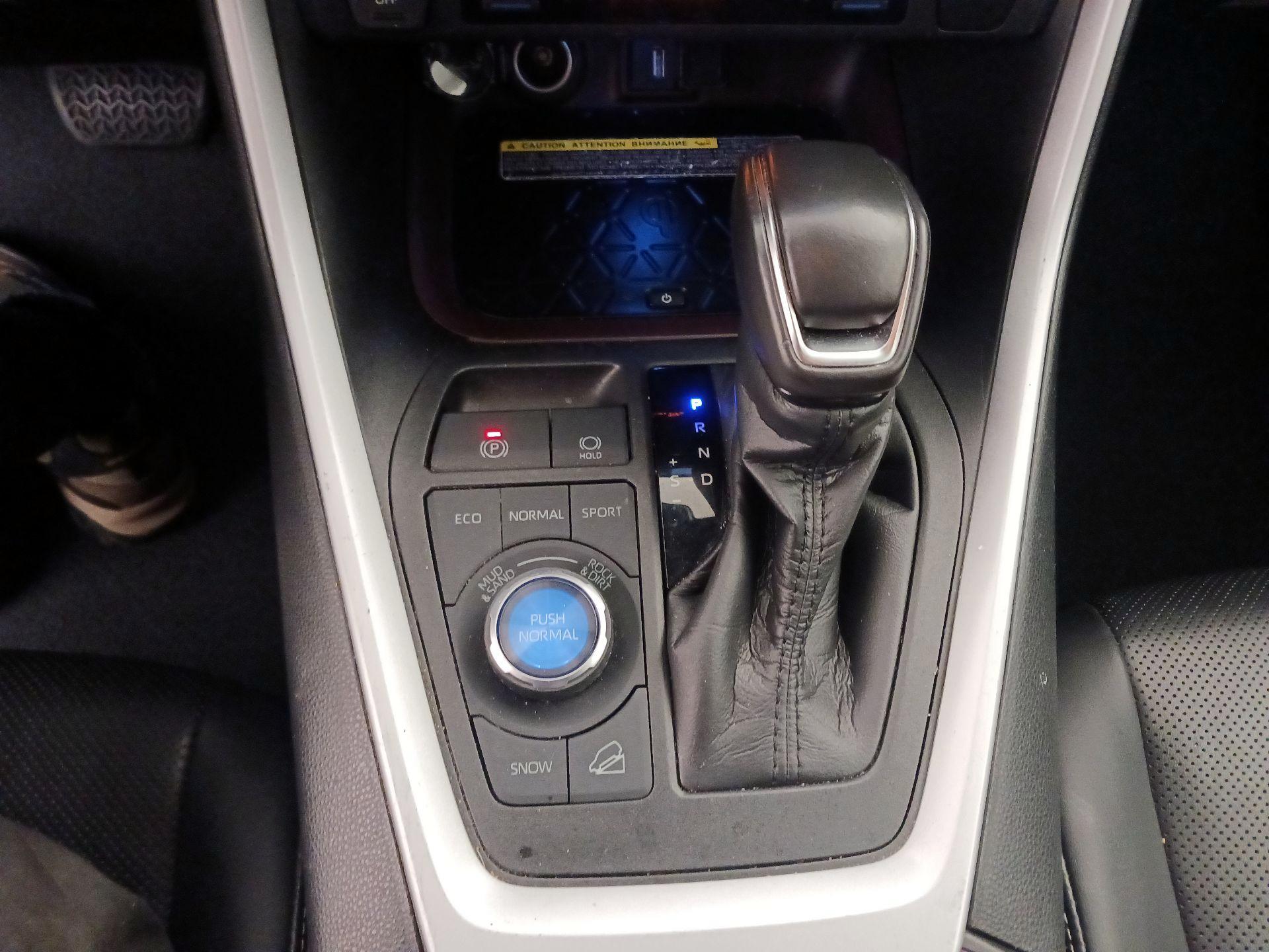 Thumbnail: 2021 Toyota RAV4 - 18