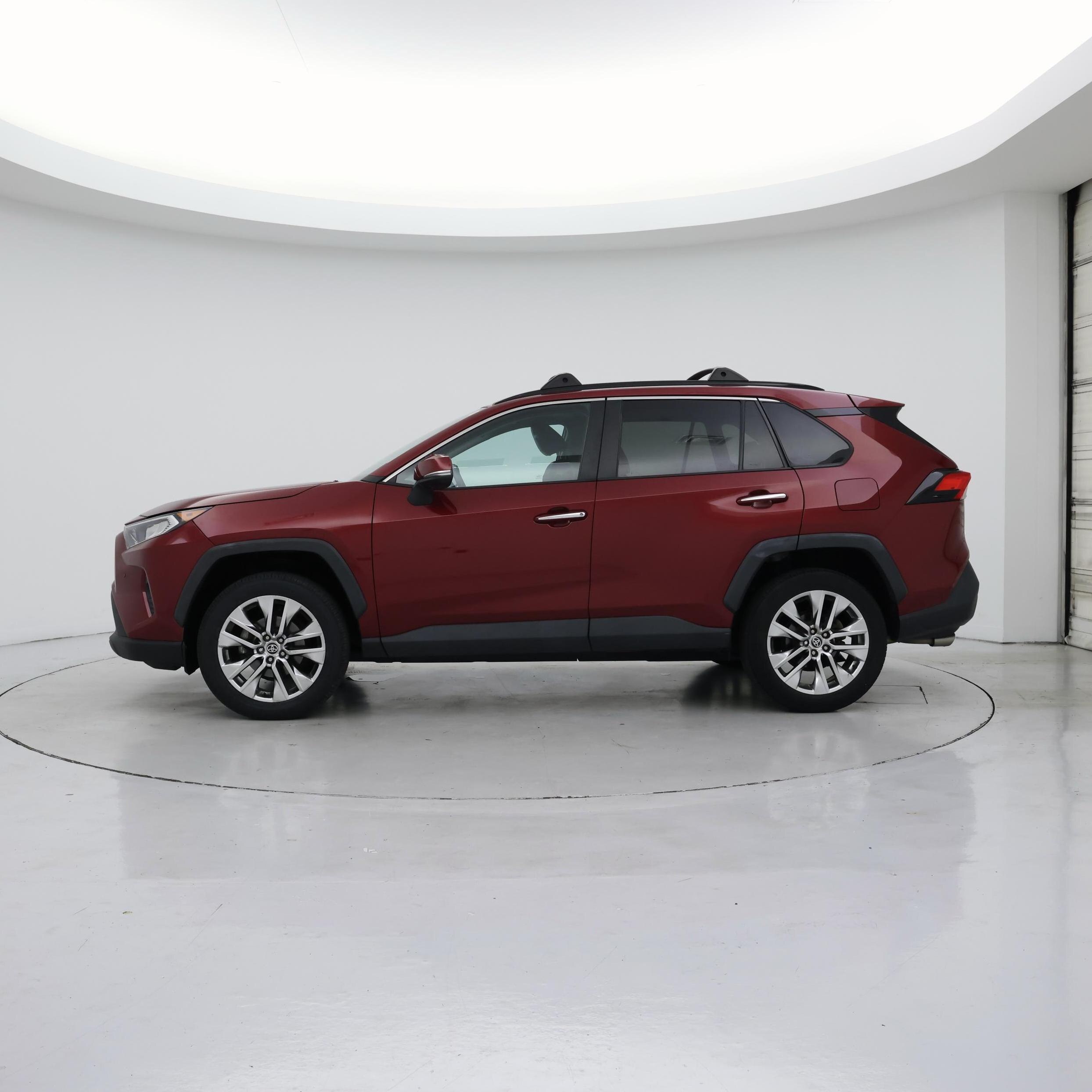 Thumbnail: 2021 Toyota RAV4 - 3