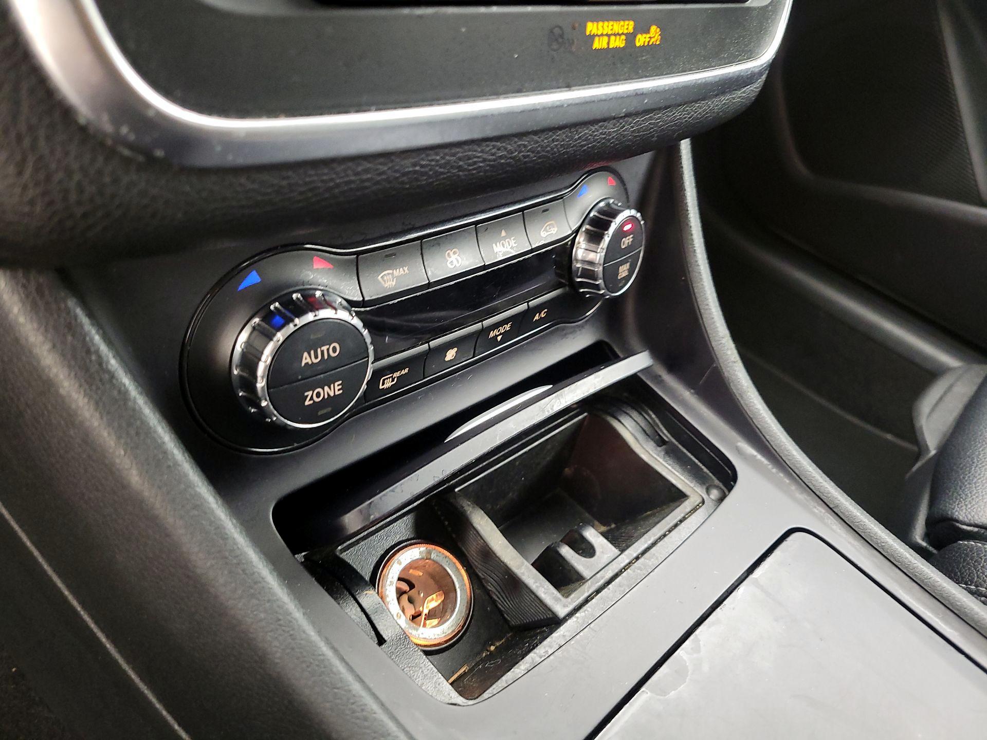 Thumbnail: 2016 Mercedes-Benz CLA - 17