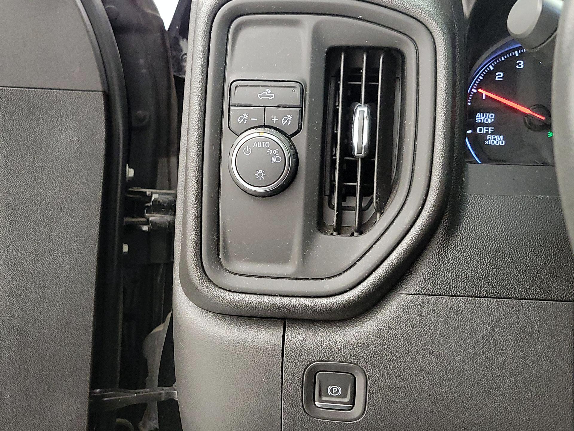 Thumbnail: 2021 Chevrolet Silverado 1500 - 13