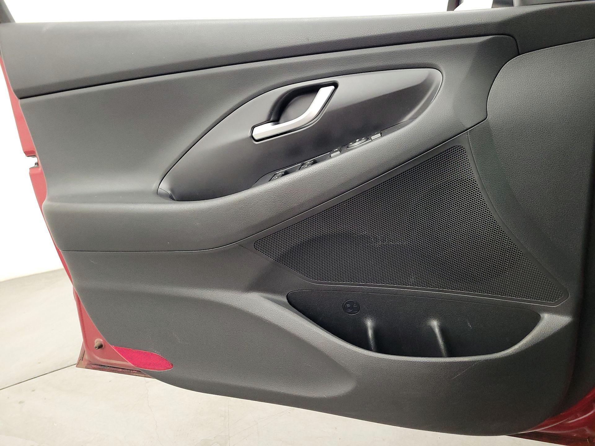 Thumbnail: 2018 Hyundai Elantra - 12