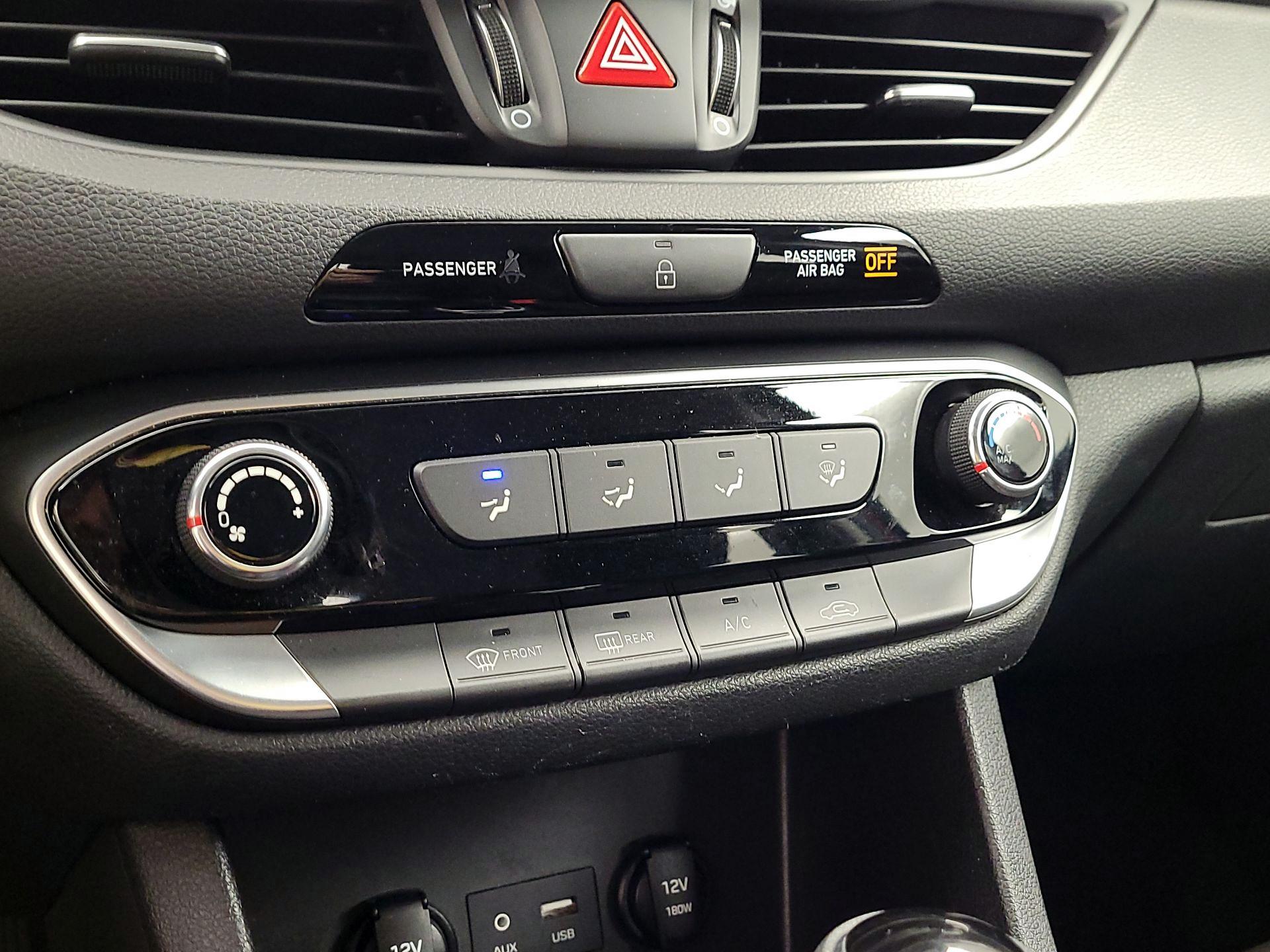 Thumbnail: 2018 Hyundai Elantra - 16